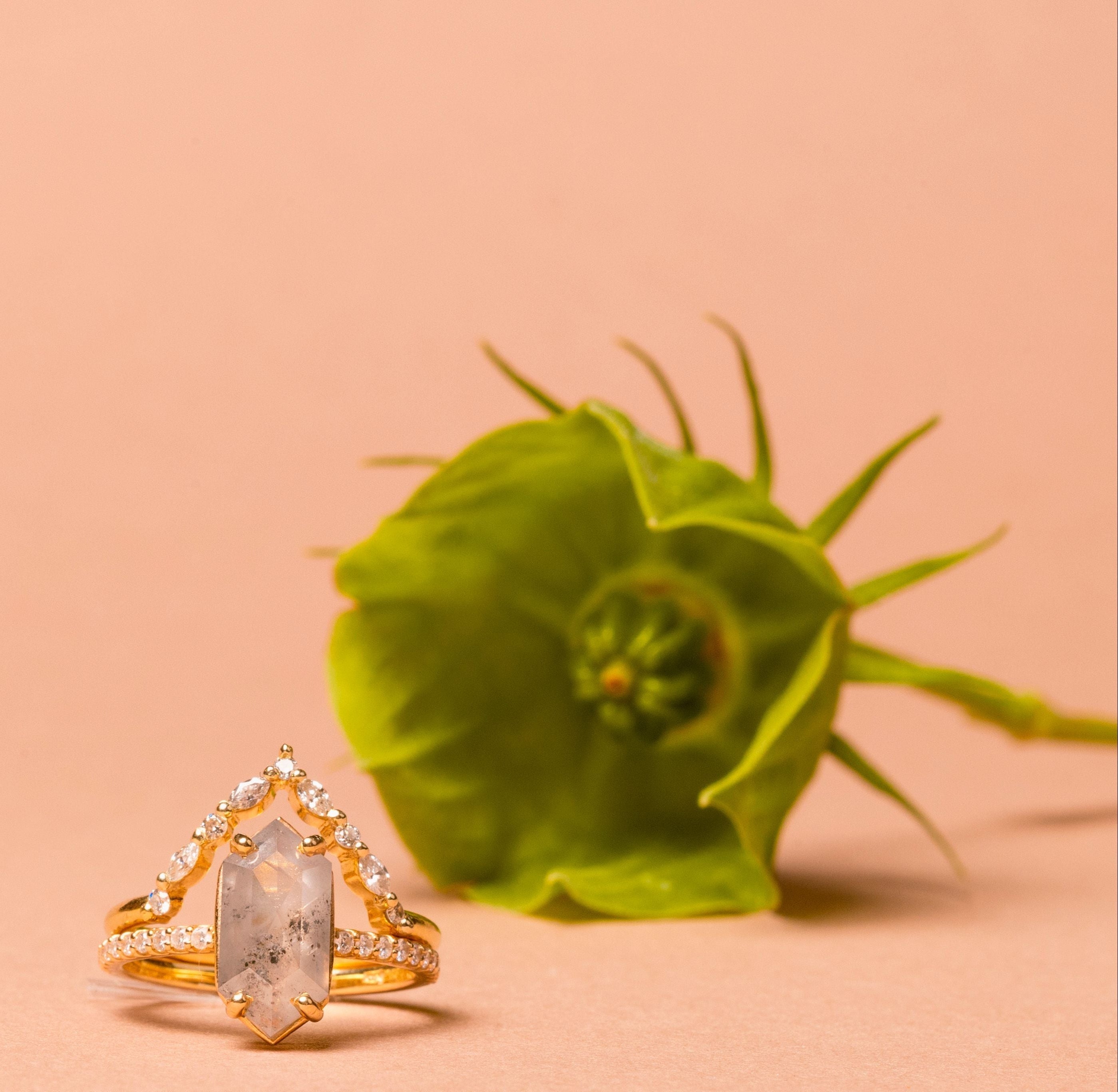 Why Salt & Pepper Diamonds Are the Perfect Choice for Non-Traditional Brides - MTD