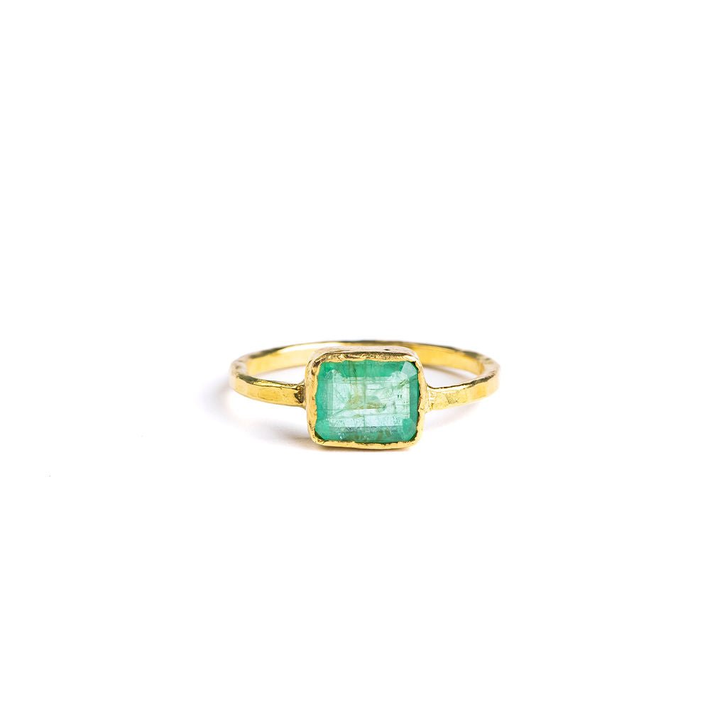 Choosing a Green Sapphire Engagement Ring That Feels Truly You - MTD