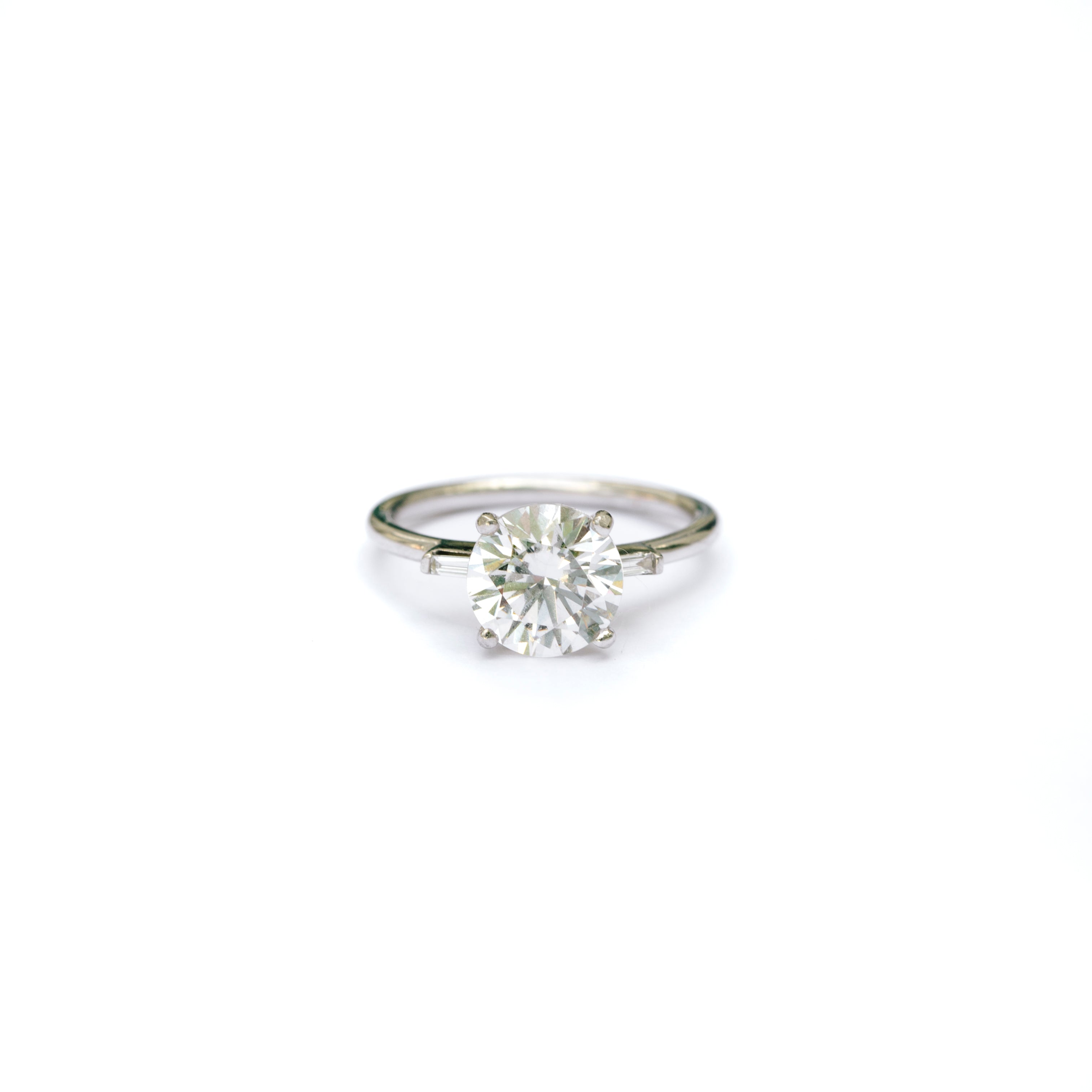 How Do You Tell the Difference Between a High Set and a Low Set Engagement Ring? - MTD
