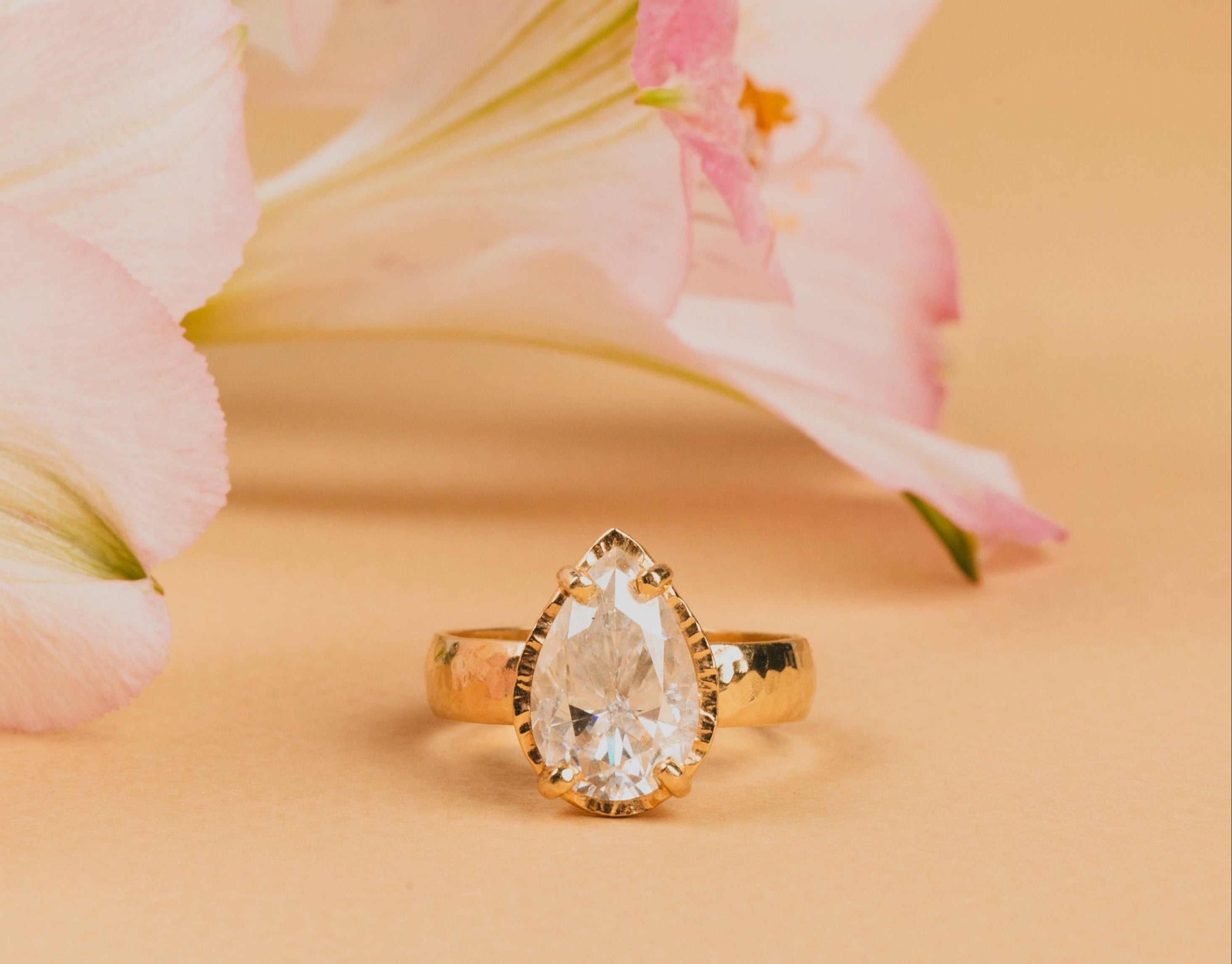 Moissanite vs. Diamond: Which Is Better for Your Engagement Ring? - MTD