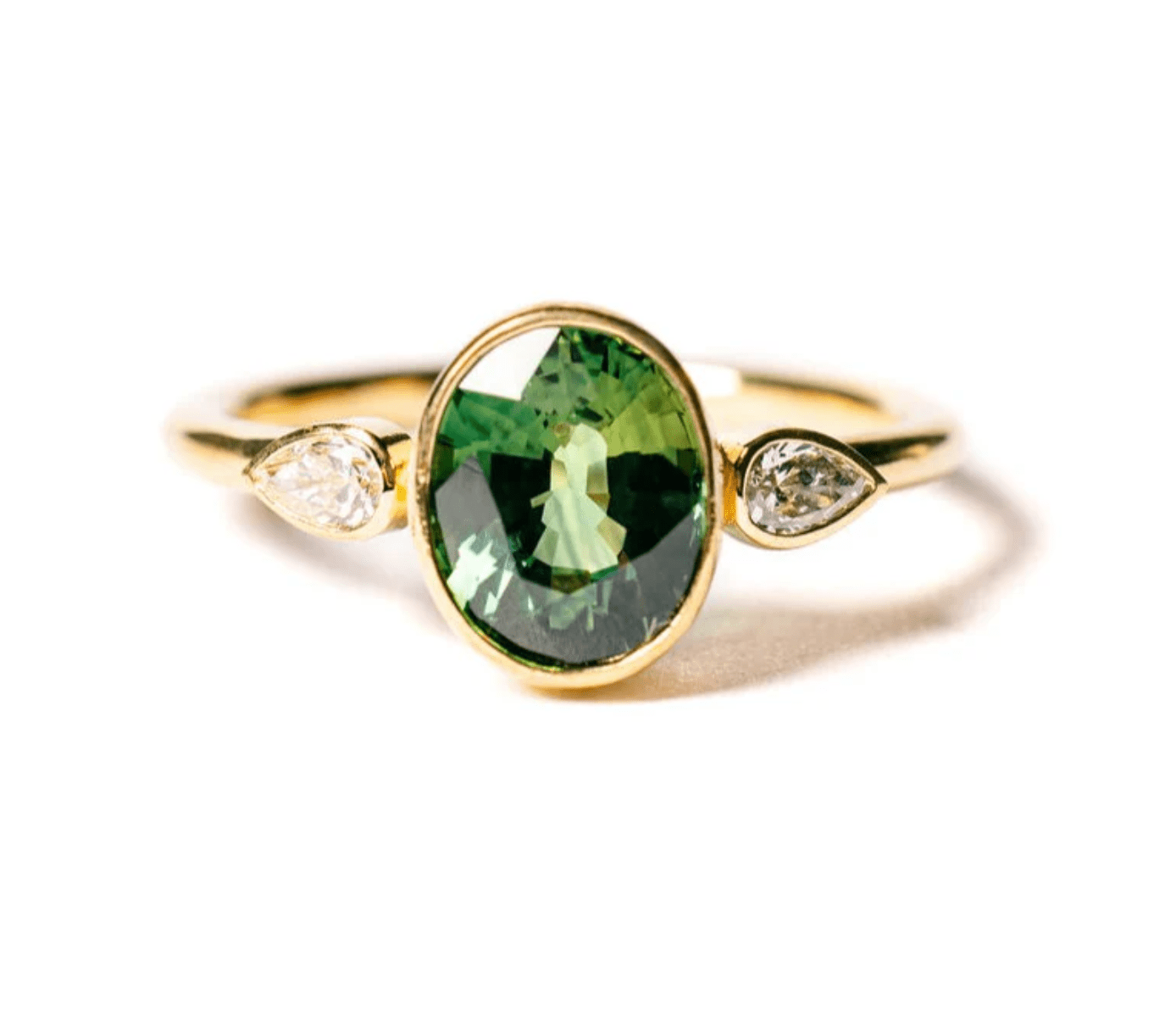 Choosing the Right Green Sapphire for Your Engagement Ring - MTD