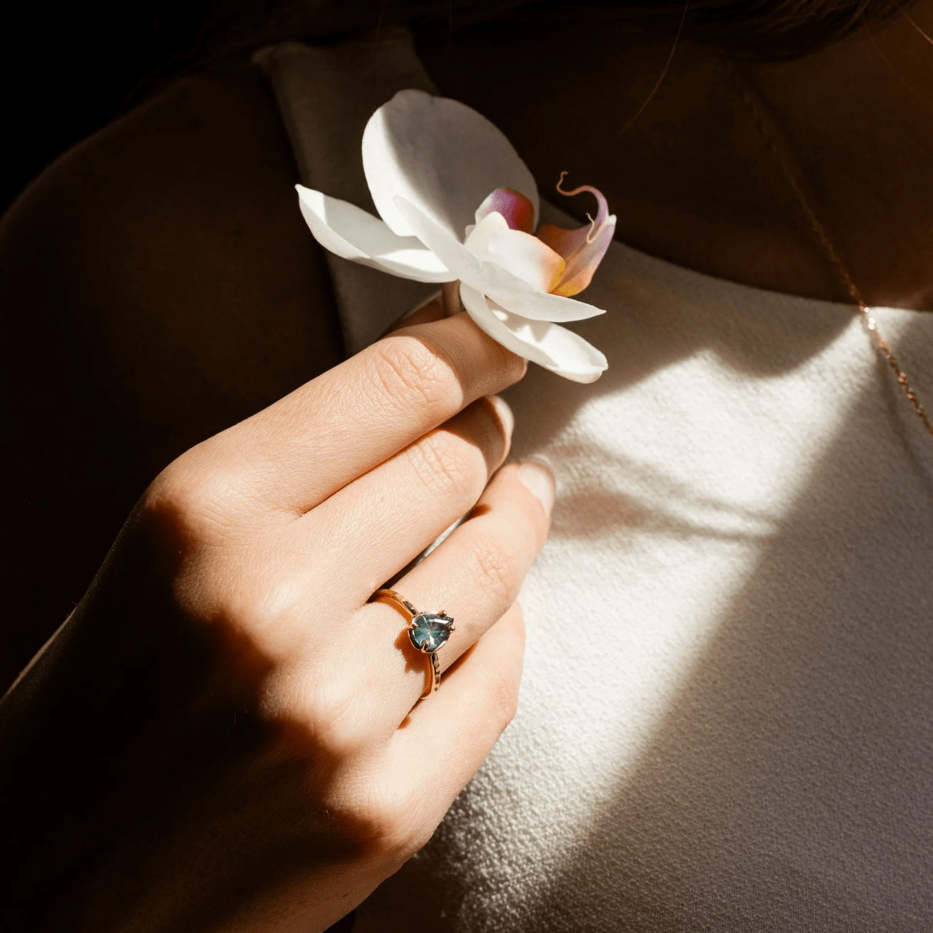 Sapphire vs. Diamond Engagement Rings: Which One Is Right for You? - MTD