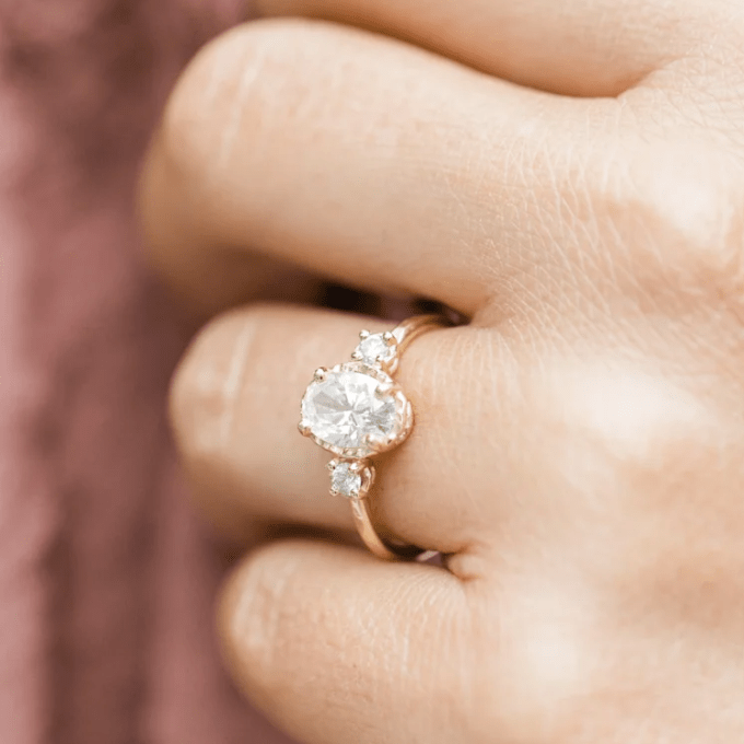 Oval Engagement Rings: Everything You Need to Know About Shape, Style, and Meaning - MTD