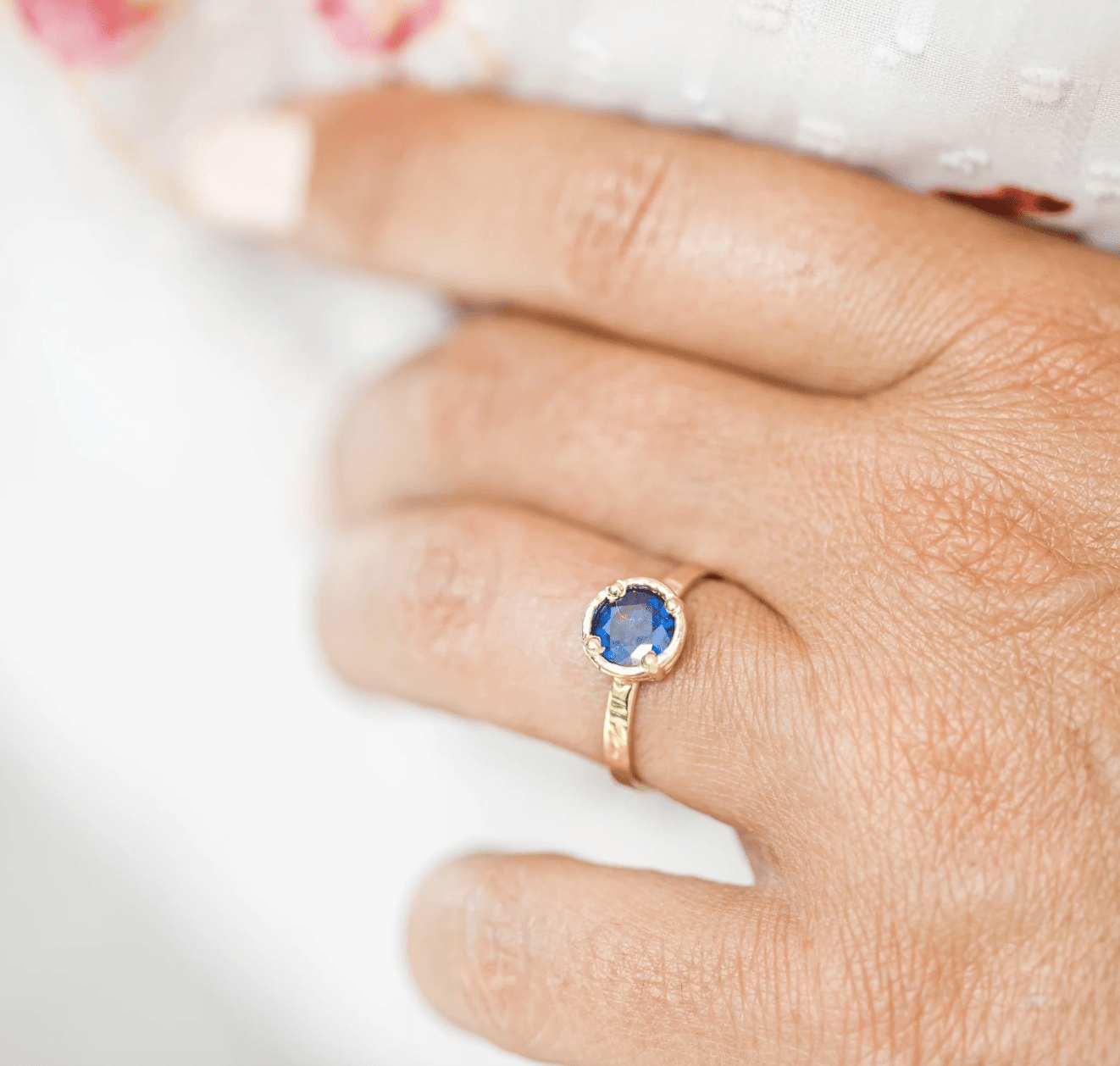 Montana Sapphires vs Traditional Sapphires - What They Really Look Like on the Hand - MTD