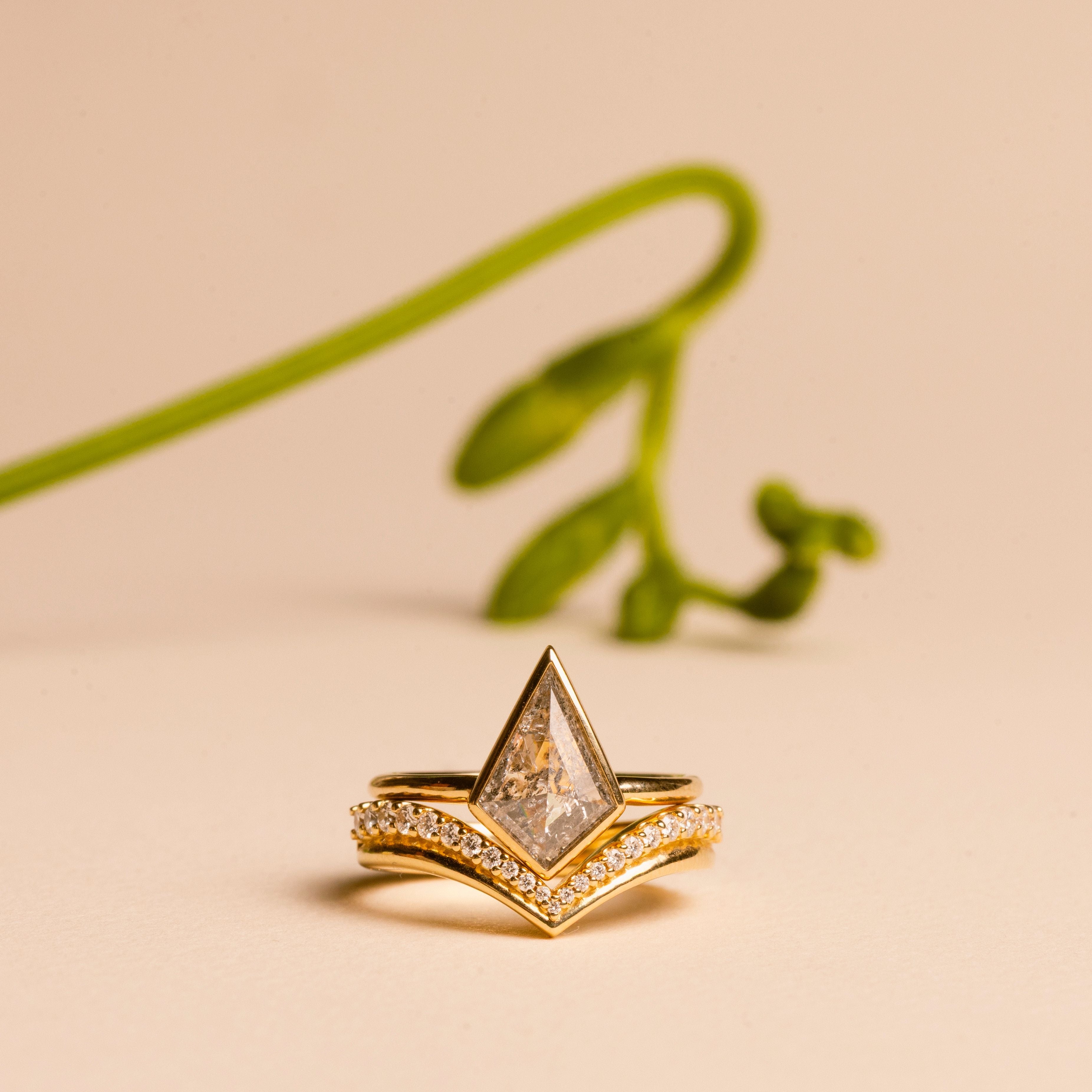 How to Choose the Perfect Alternative Engagement Ring - MTD
