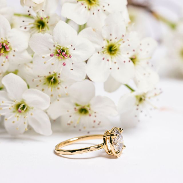 How to Pick an Engagement Ring That Matches Your Wardrobe - MTD