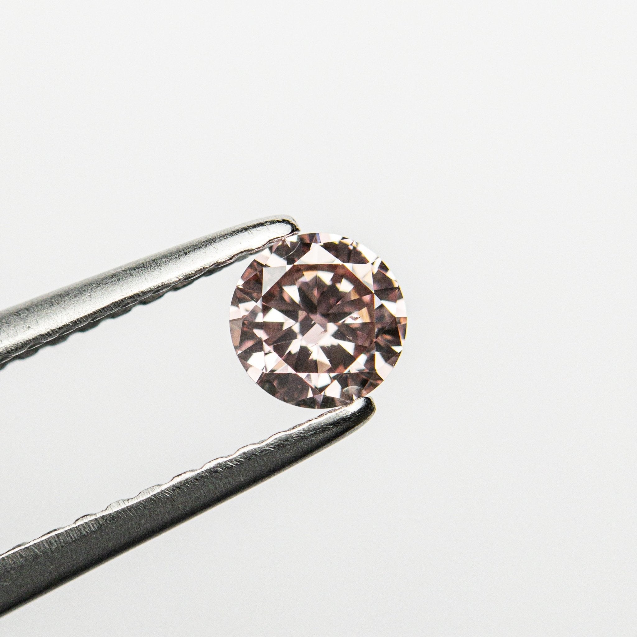 0.30ct 4.43x4.41x2.45mm GIA SI2 Fancy Intense Pink Round Brilliant 24144-01 - MTD