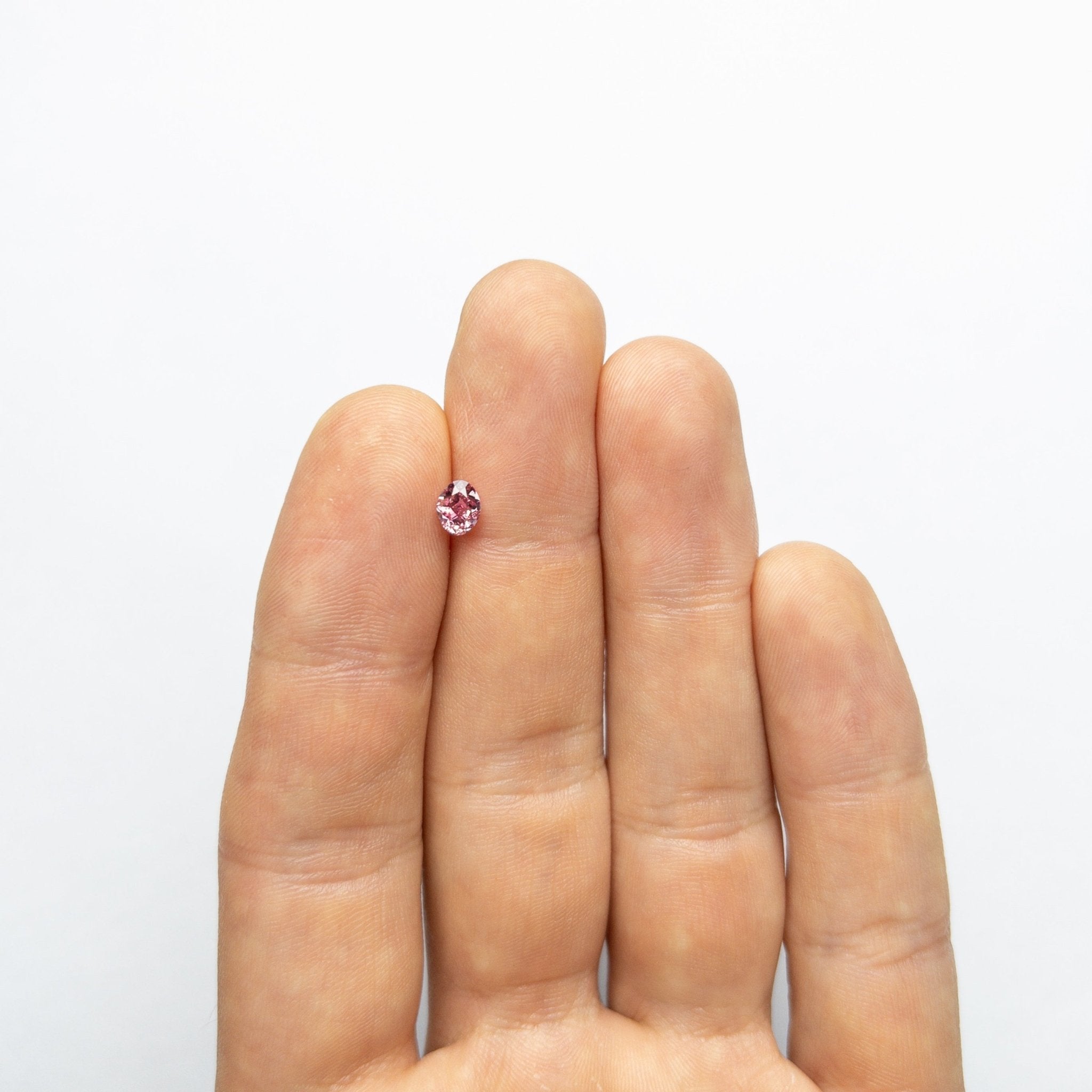 0.61ct 5.57x4.44x3.13mm GIA VS2 Fancy Vivid Purplish Pink Oval Brilliant 🇦🇺 24137-01 - MTD