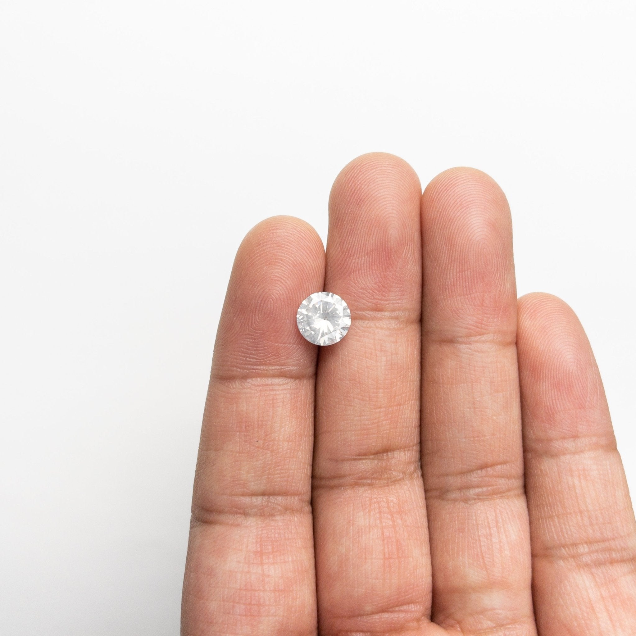 2.01ct 8.19x8.18x4.72mm Fancy White Round Brilliant 19540 - 01 - MTD