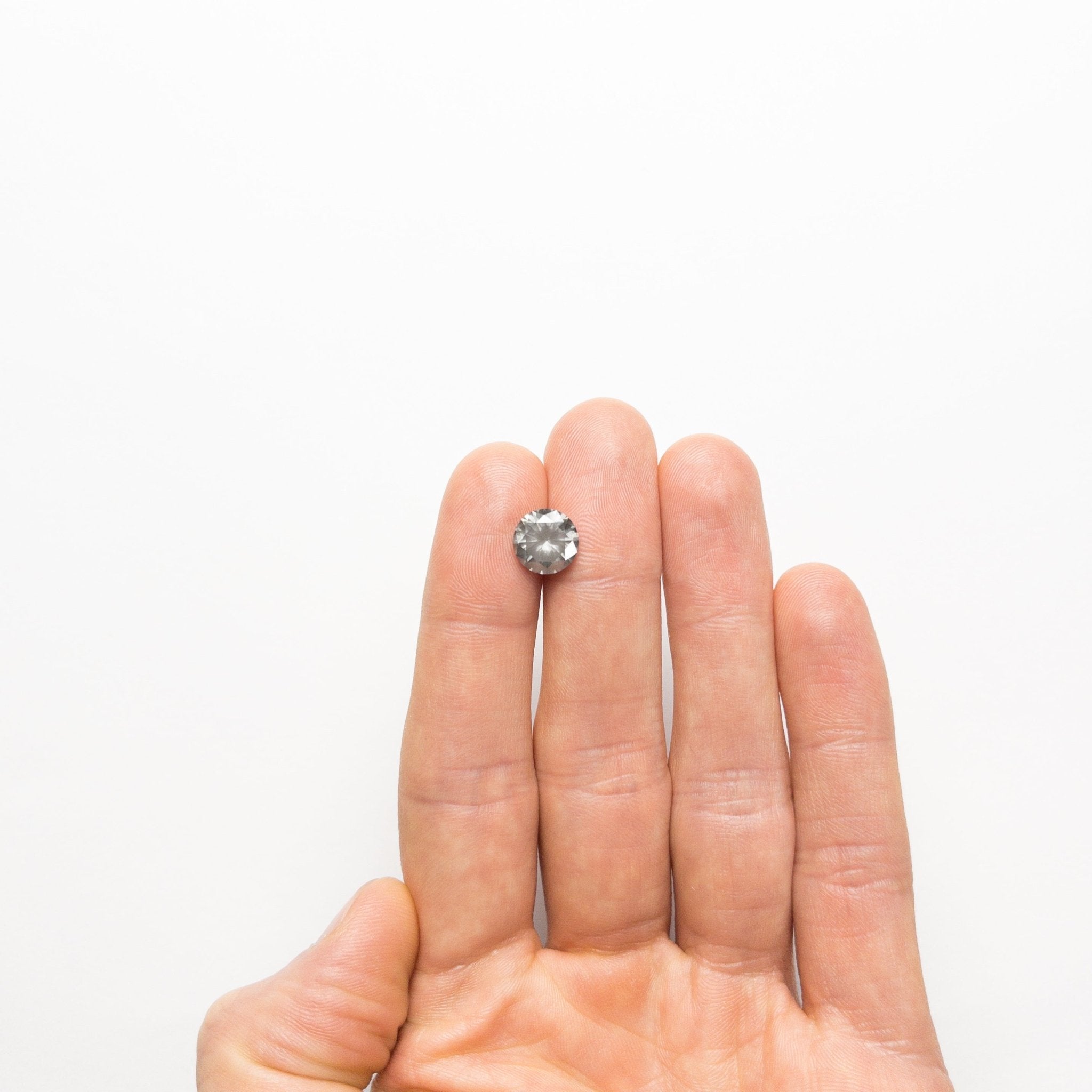3.05ct 9.27x9.26x5.69mm Fancy Grey Round Brilliant 19552-01 - MTD