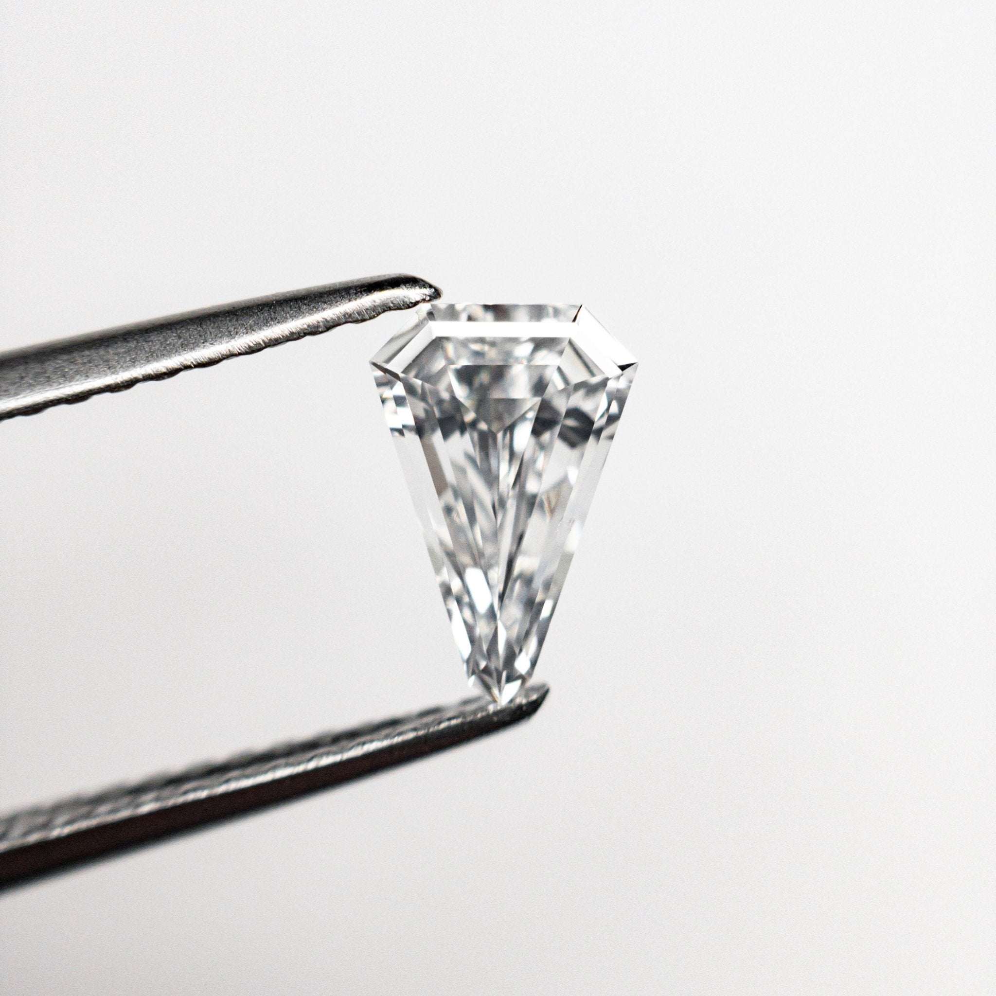 0.43ct 7.70x5.11x2.12mm VS2 E Shield Step Cut 19677 - 02 - MTD