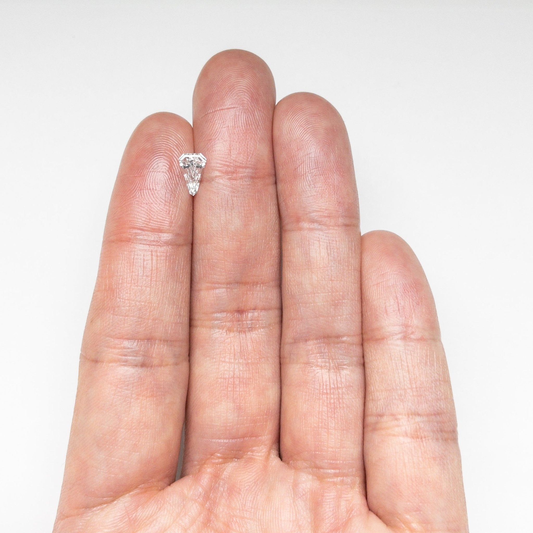 0.43ct 7.70x5.11x2.12mm VS2 E Shield Step Cut 19677 - 02 - MTD