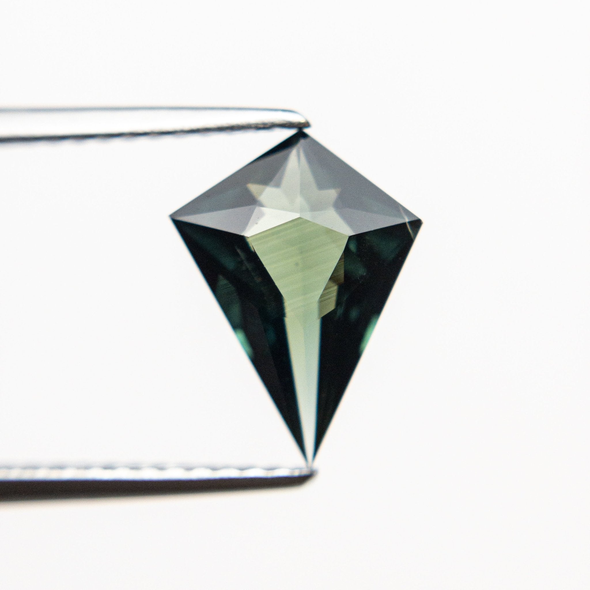 1.57ct 10.99x8.14x3.61mm Kite Brilliant Sapphire 20034 - 03 - MTD