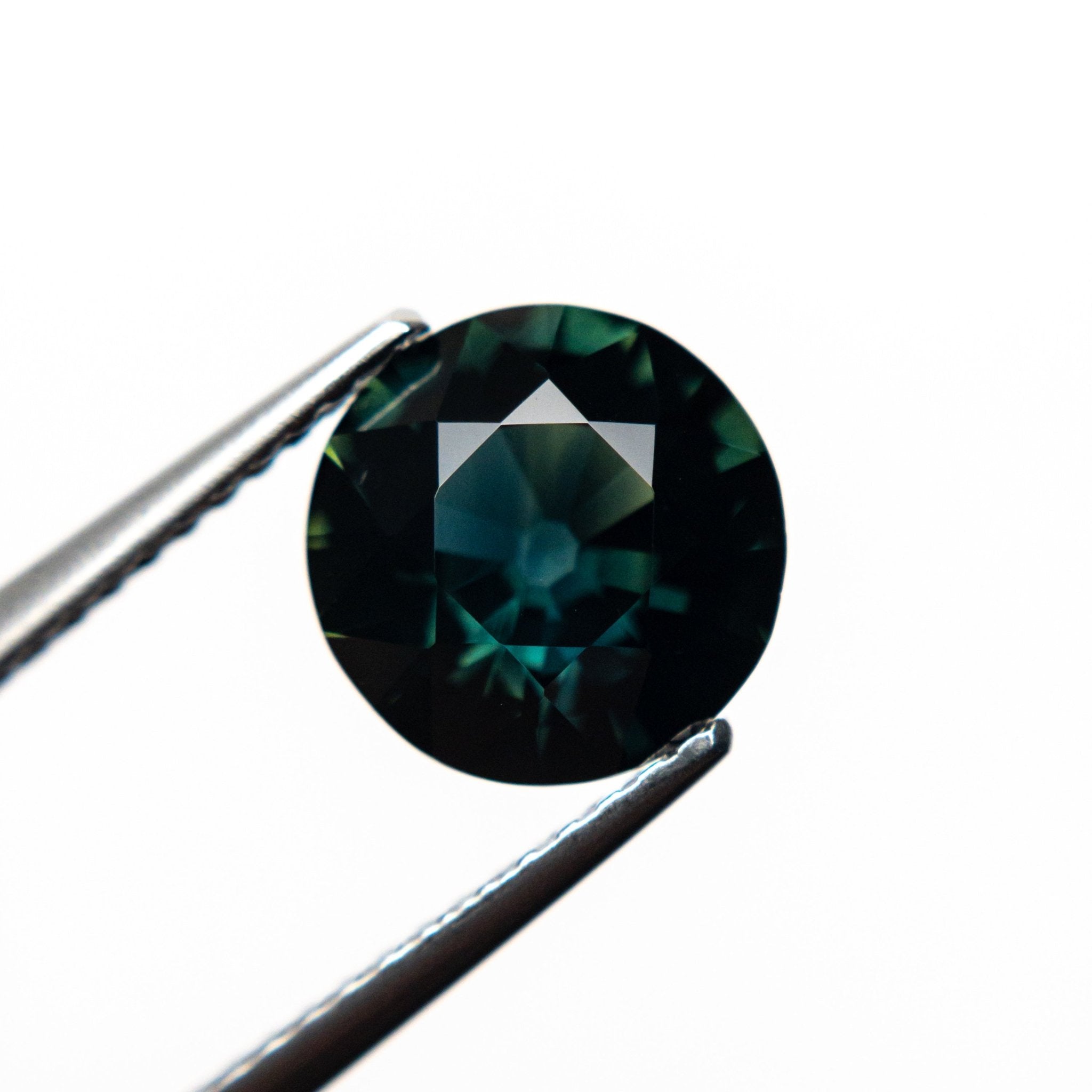 2.33ct 8.31x8.23x4.67mm Round Brilliant Sapphire 20960 - 06 - MTD