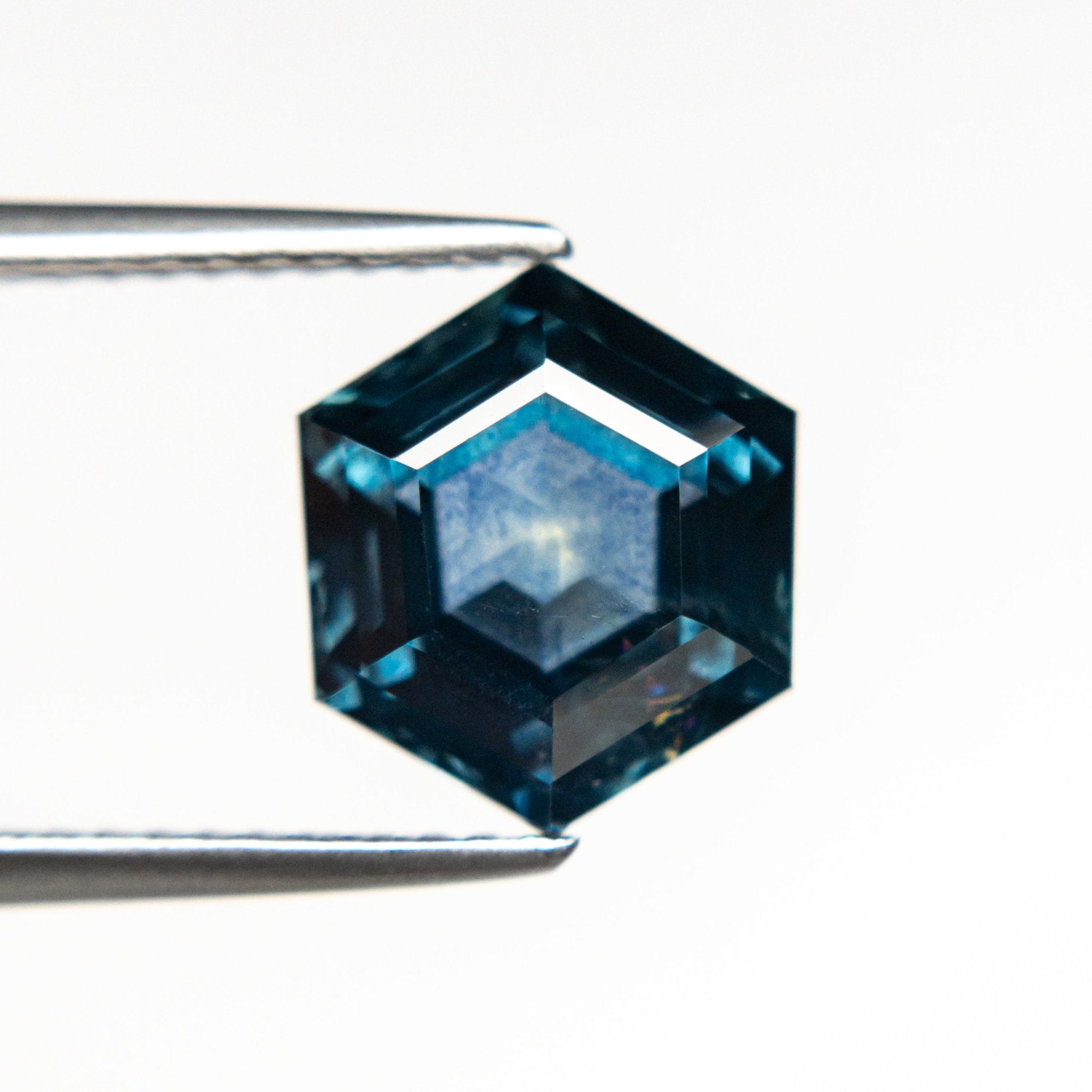 3.93ct 9.57x8.34x5.78mm Hexagon Step Cut Sapphire 20984 - 01 - MTD