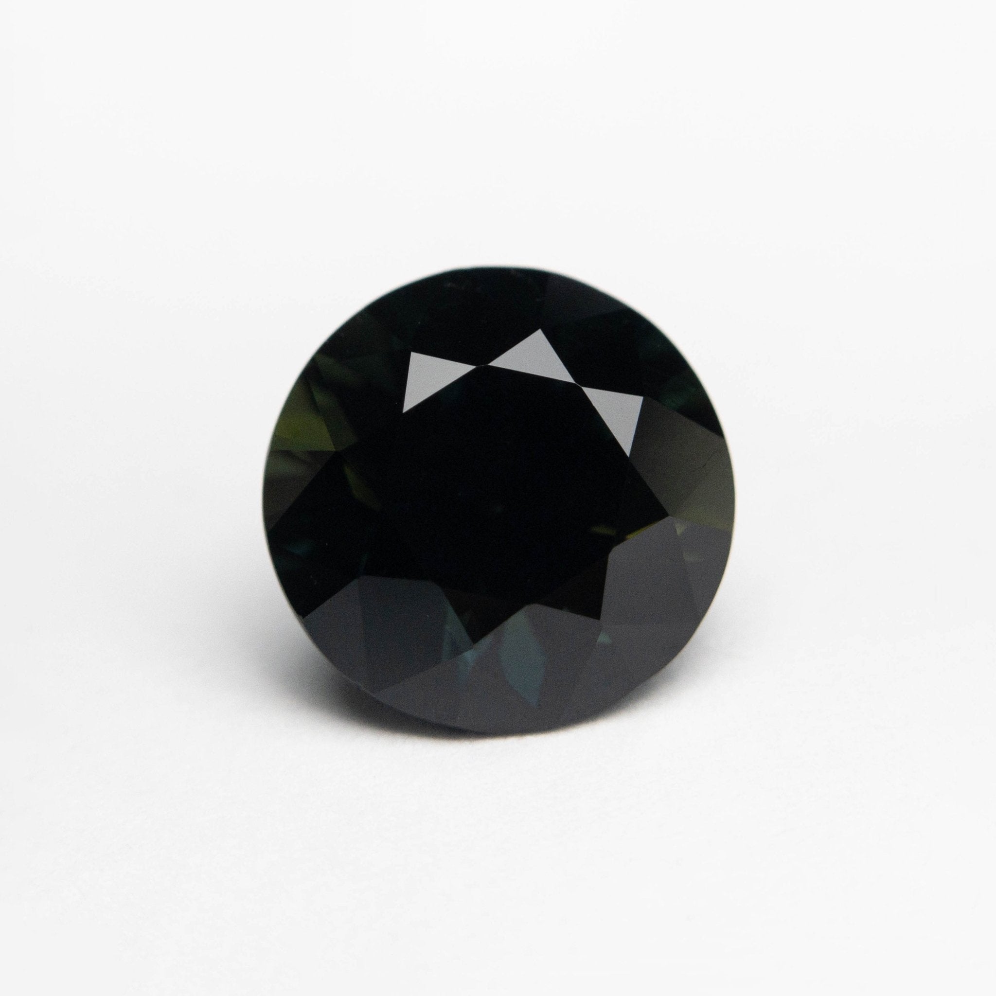 2.71ct 8.47x8.40x5.65mm Round Brilliant Sapphire 20992 - 05 - MTD