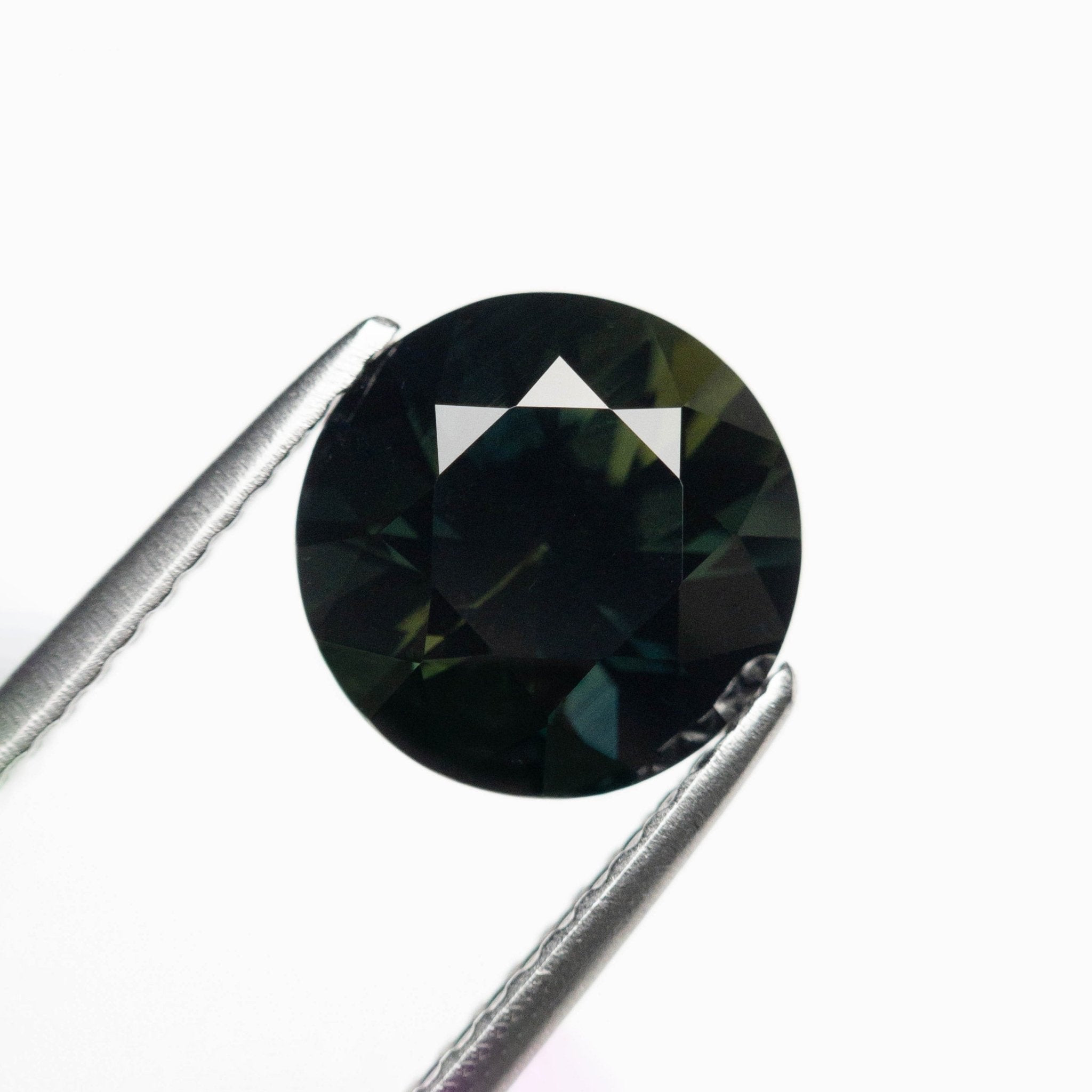 2.71ct 8.47x8.40x5.65mm Round Brilliant Sapphire 20992 - 05 - MTD