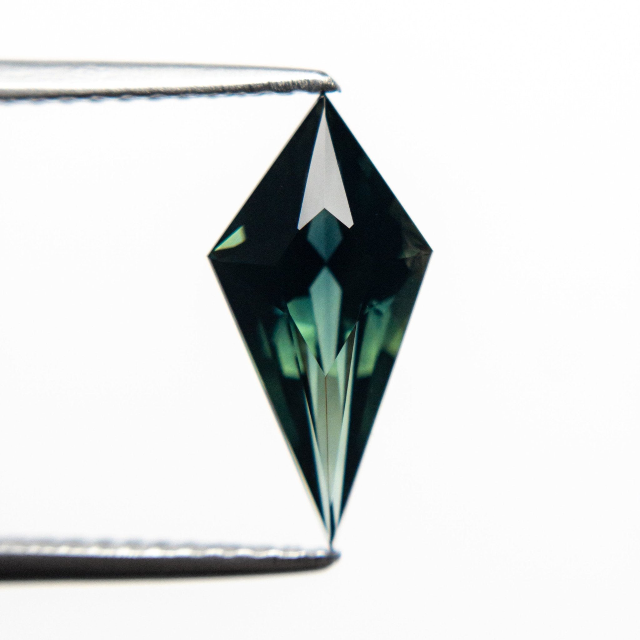 1.66ct 13.12x6.47x4.07mm Kite Brilliant Sapphire 22268-02 - MTD