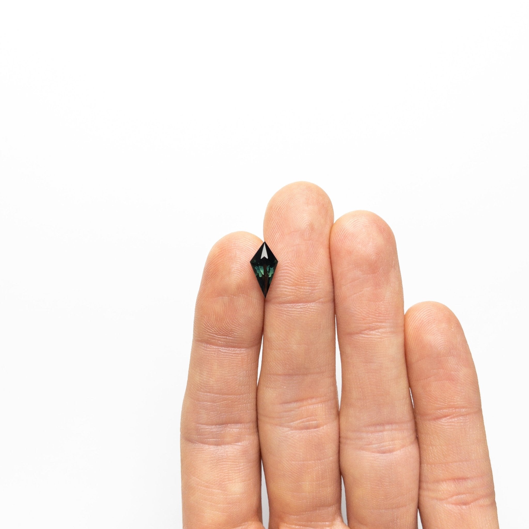 1.66ct 13.12x6.47x4.07mm Kite Brilliant Sapphire 22268-02 - MTD