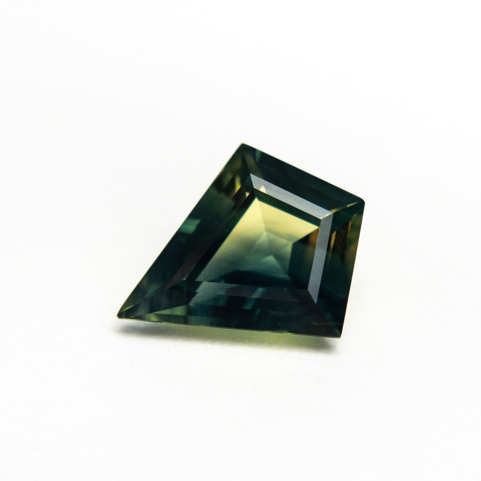 1.79ct 10.27x8.32x3.98mm Kite Step Cut Sapphire 22269 - 05 - MTD