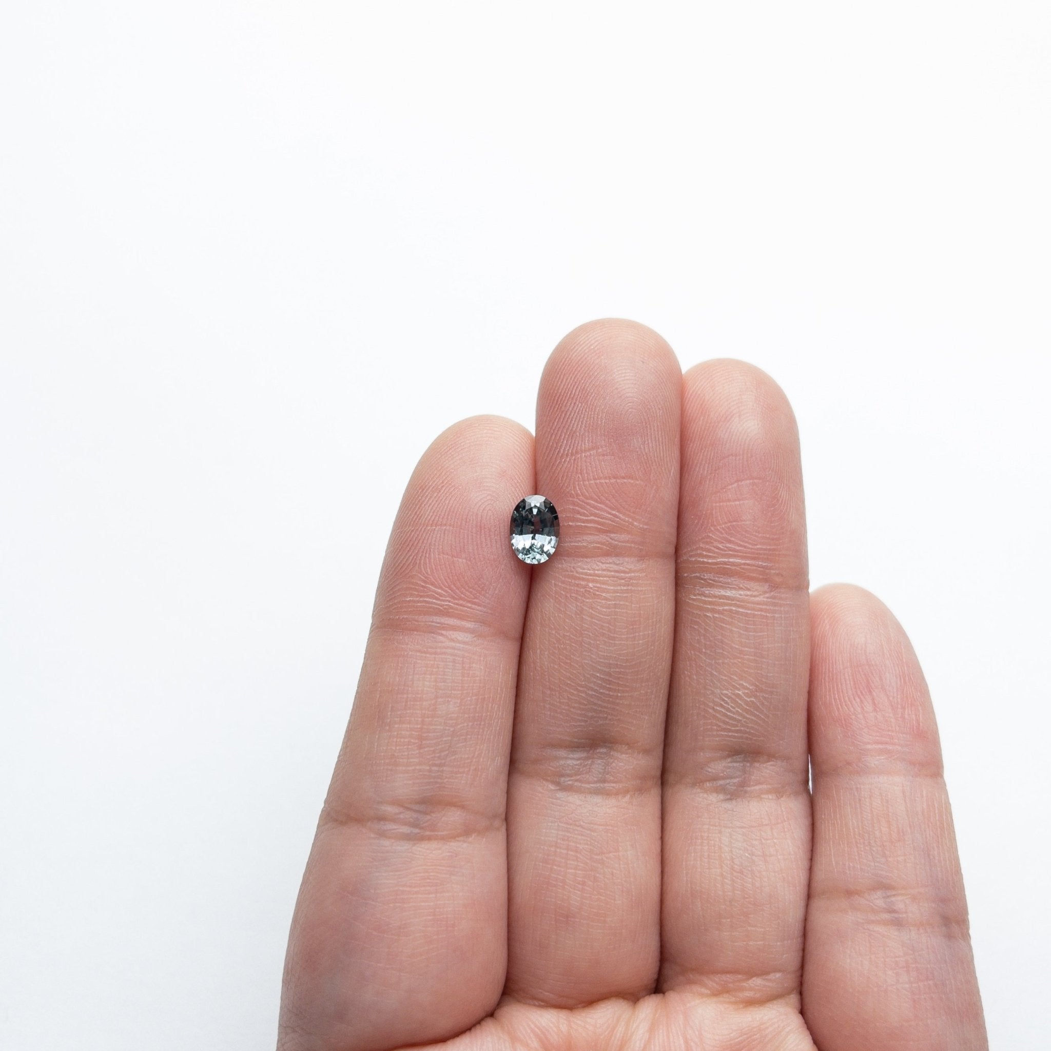 0.84ct 6.85x5.01x2.99mm Oval Brilliant Sapphire 22696 - 05 - MTD