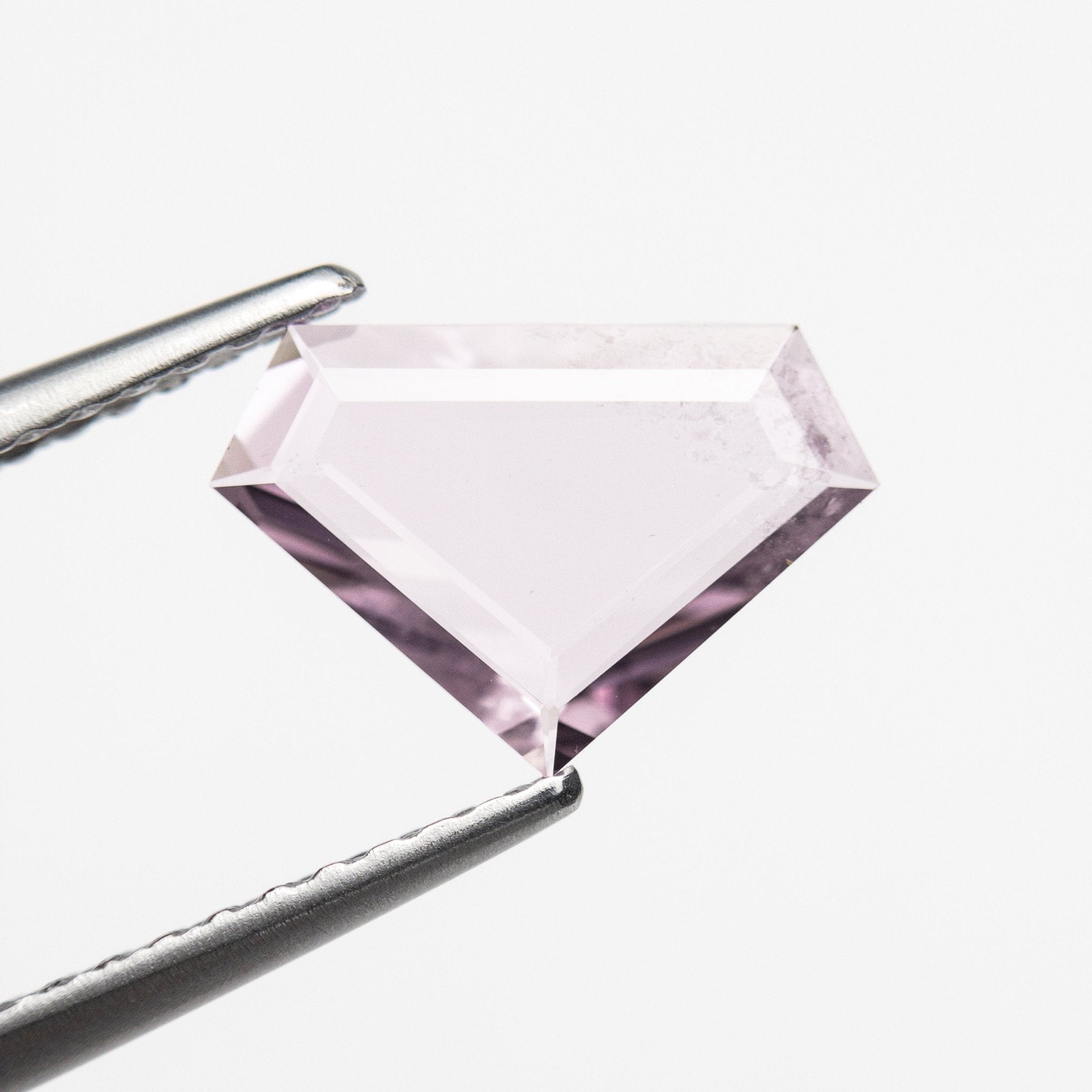 0.86ct 10.07x6.84x1.34mm Shield Portrait Cut Sapphire 22907 - 01 - MTD