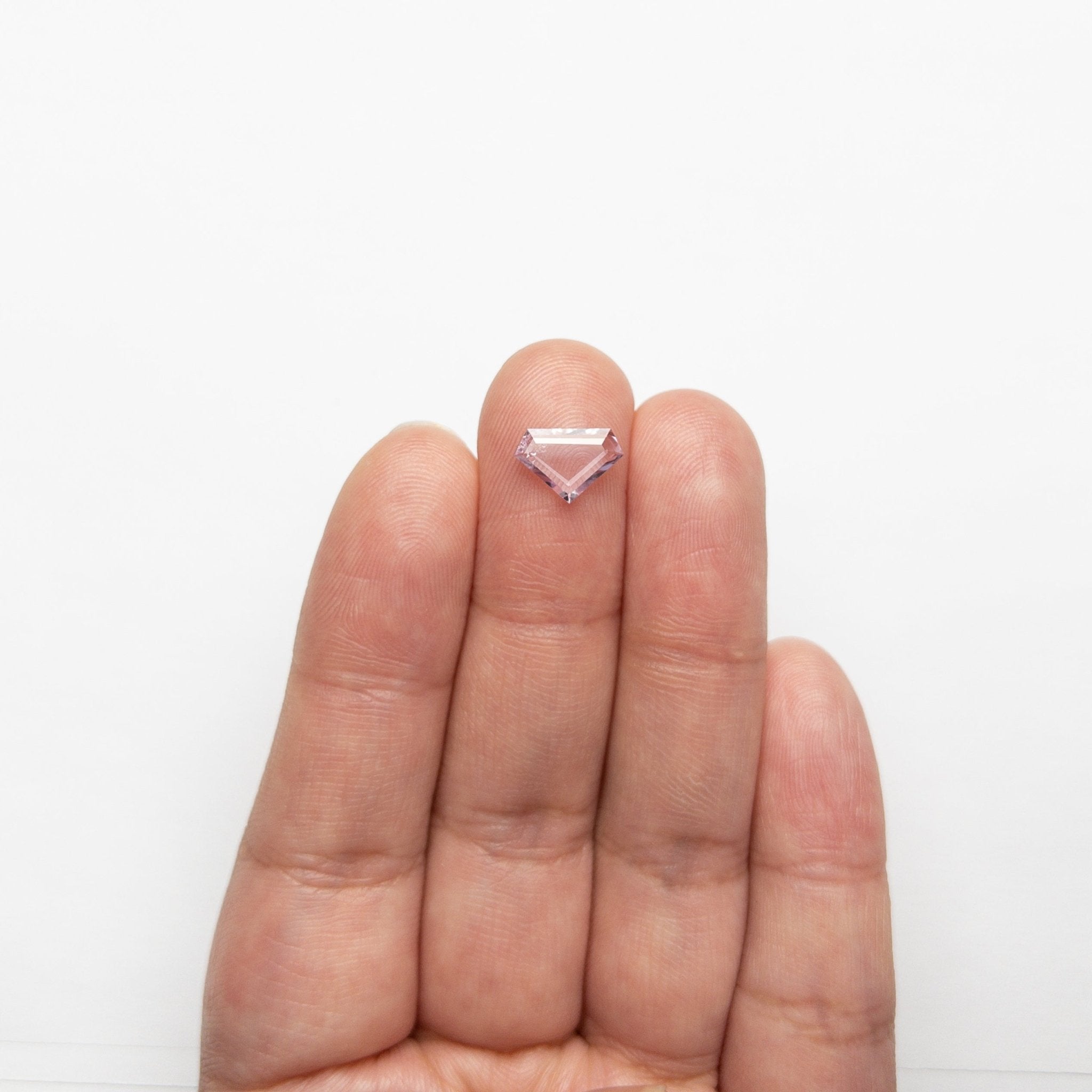 0.86ct 10.07x6.84x1.34mm Shield Portrait Cut Sapphire 22907 - 01 - MTD