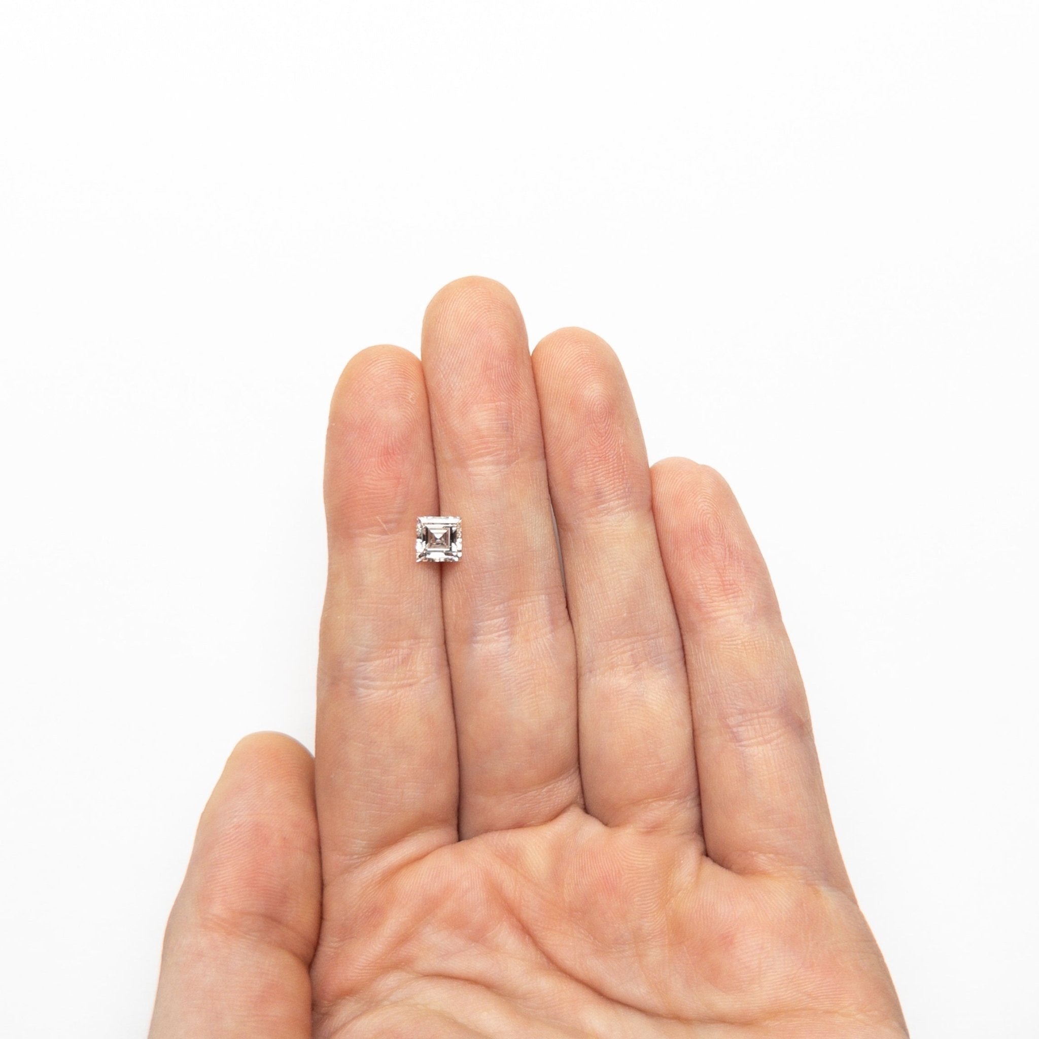 0.84ct 5.39x5.39x3.12mm GIA H VS2 Carré Step Cut 23034-01 - MTD