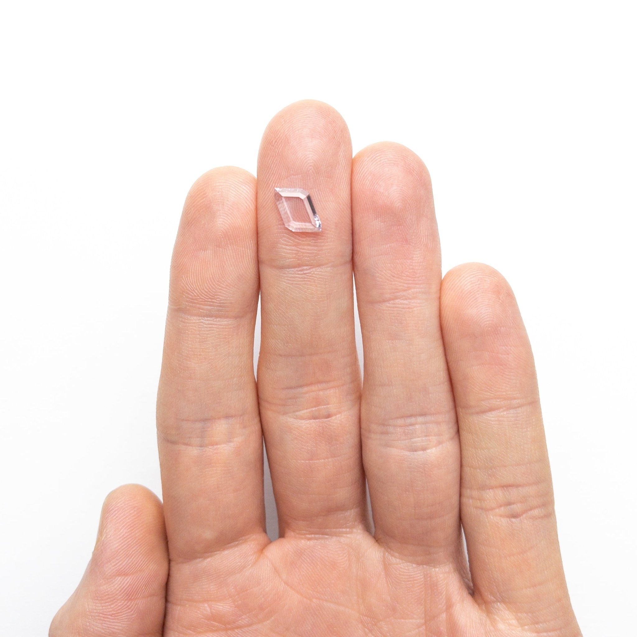 0.84ct 7.34x5.93x1.29mm Geometric Portrait Cut Sapphire 23794 - 06 - MTD