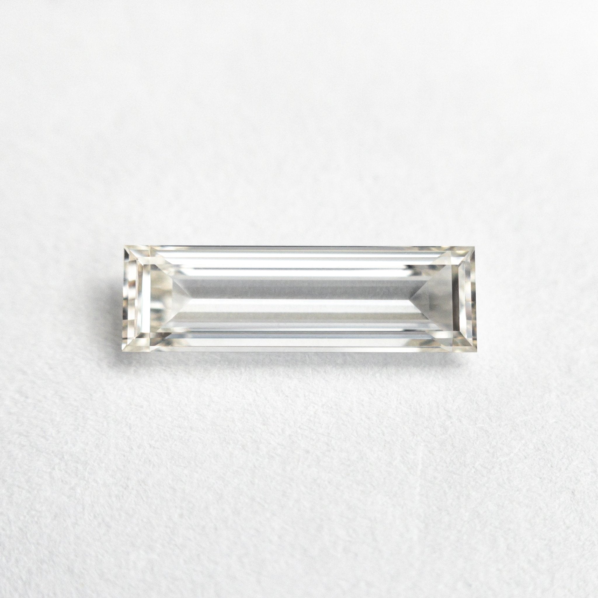 0.71ct 10.48x3.17x1.86mm GIA Internally Flawless I Baguette Step Cut 24302 - 01 - MTD