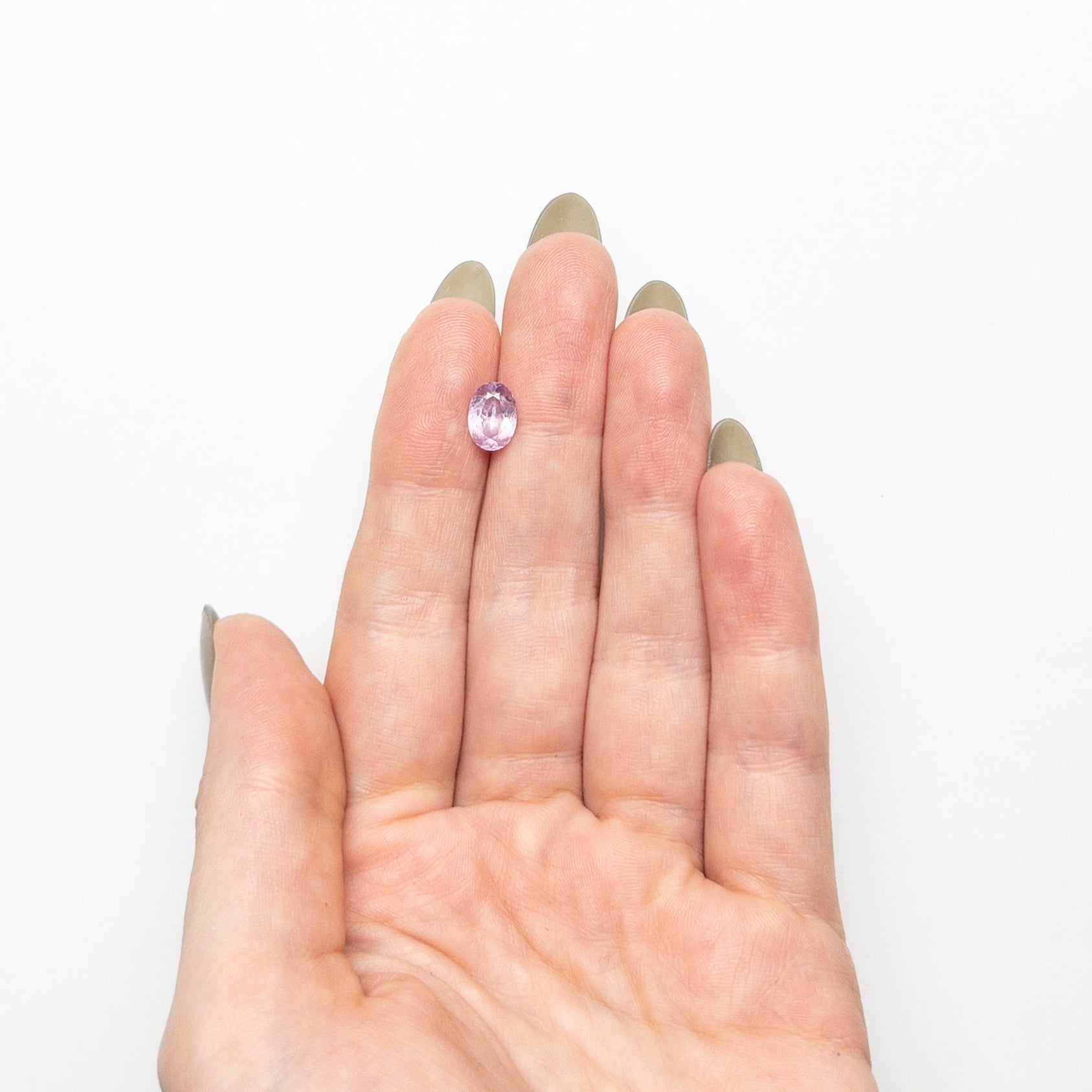 1.69ct 8.29x5.81x4.19mm Oval Brilliant Sapphire 24680-01 - MTD