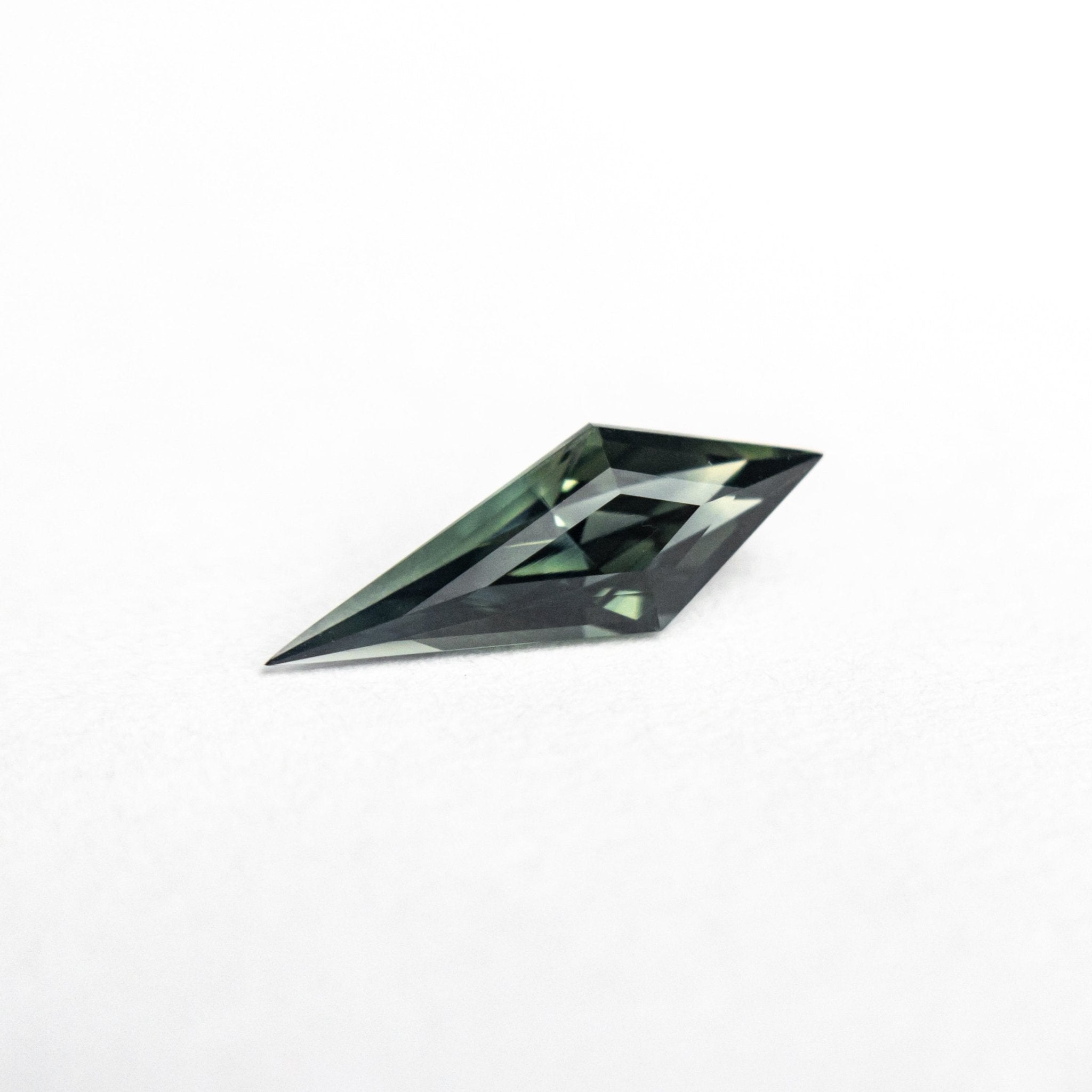 0.52ct 10.27x3.70x2.95mm Kite Step Cut Sapphire 25196 - 05 - MTD