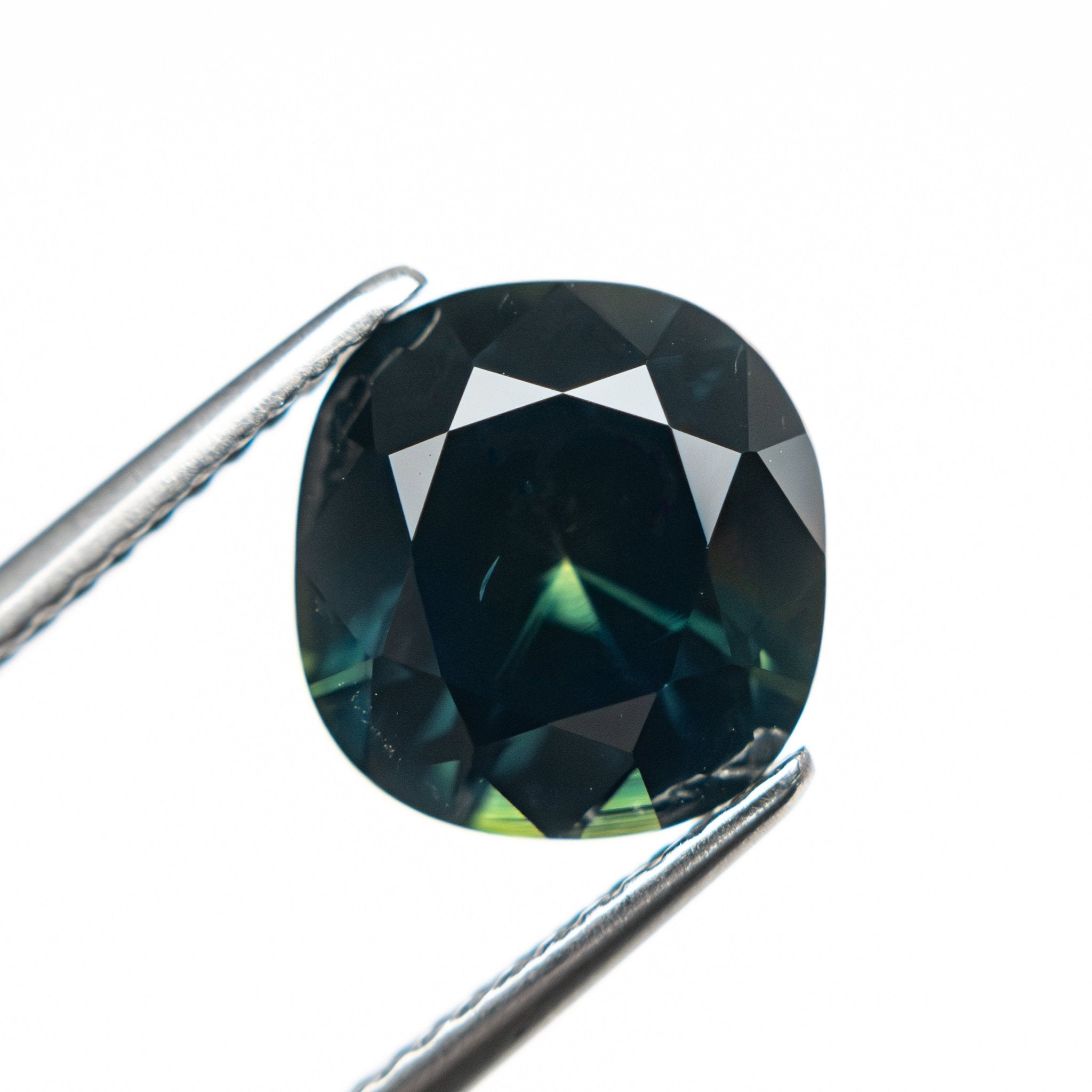 3.67ct 9.22x8.77x5.90mm Cushion Brilliant Sapphire 25377 - 01 - MTD