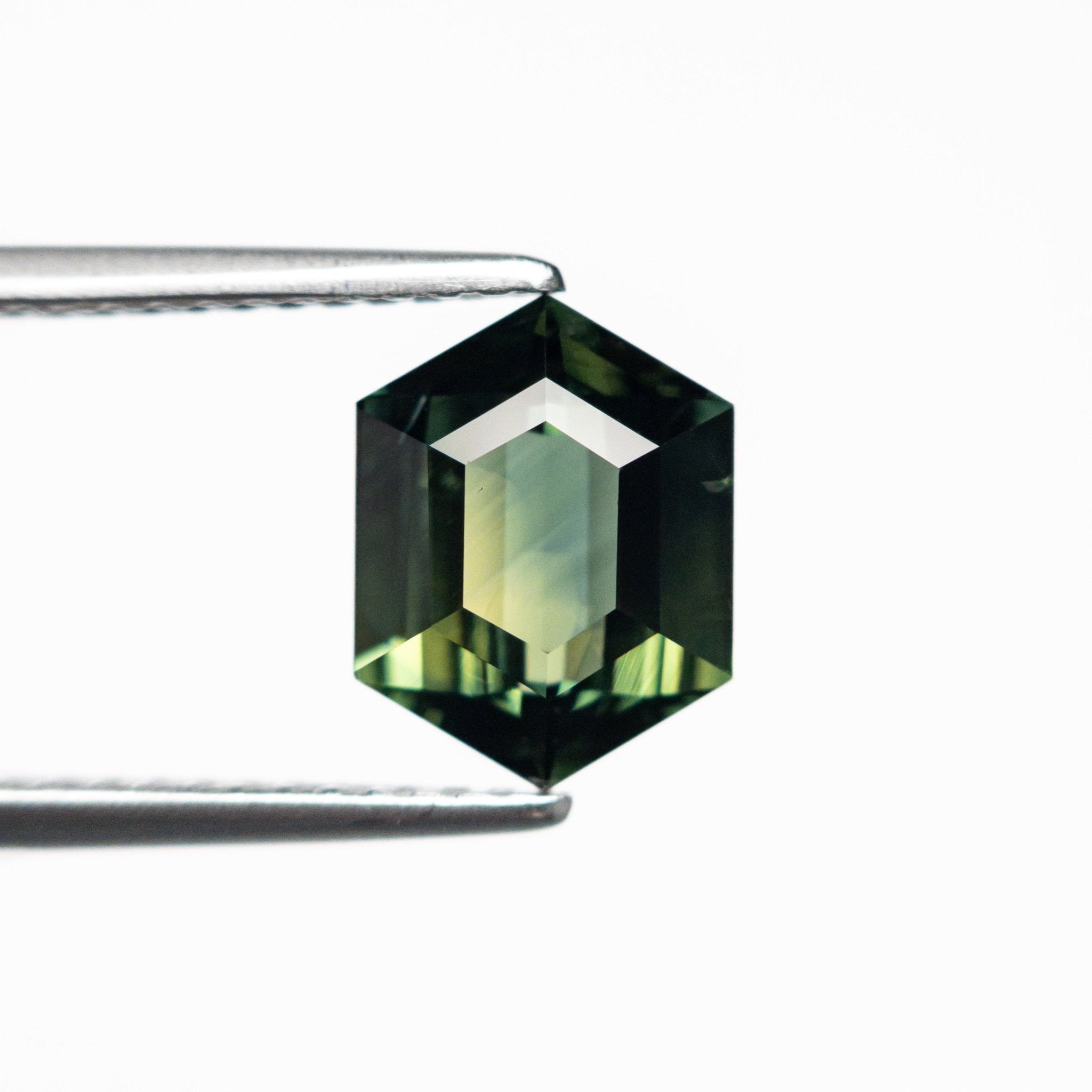 2.00ct 9.05x6.94x3.76mm Hexagon Step Cut Sapphire 25382 - 05 - MTD