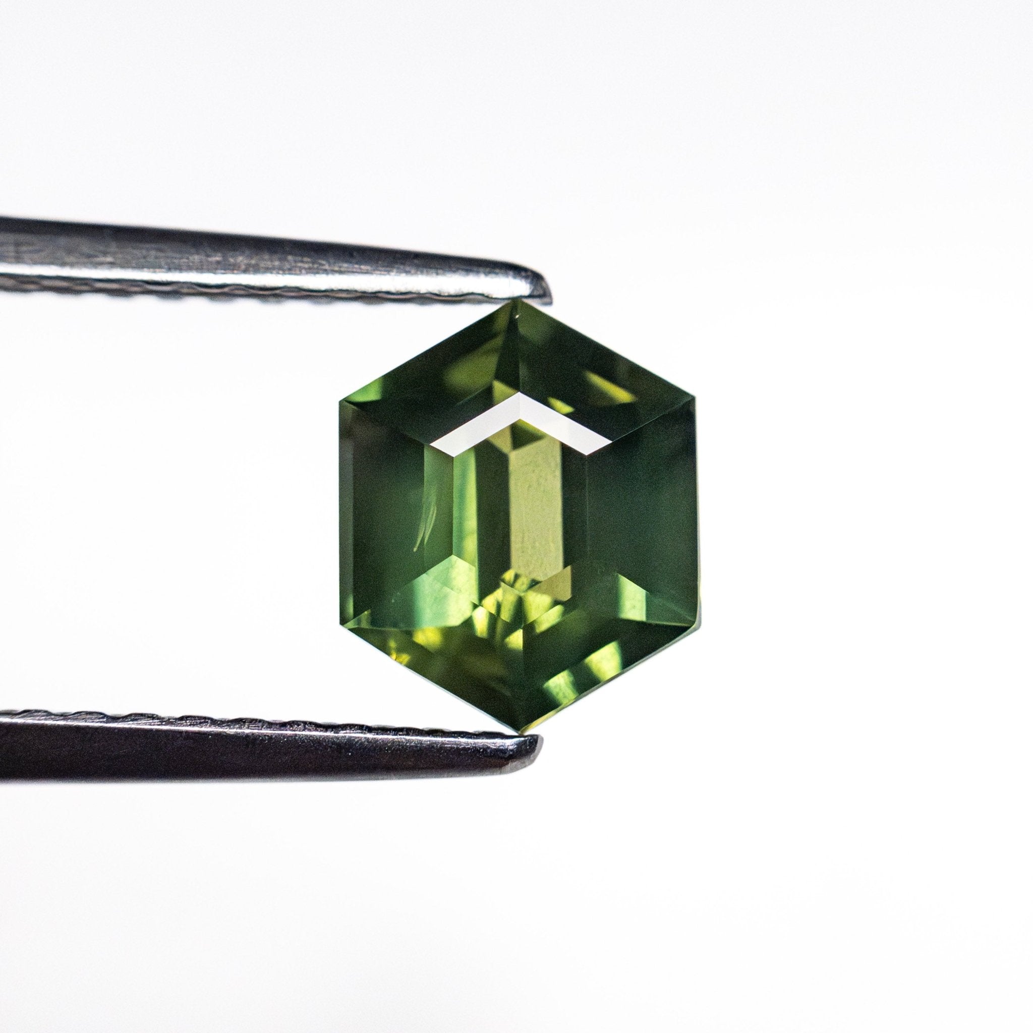 1.15ct 7.17x5.92x3.46mm Hexagon Step Cut Sapphire 25383-01 - MTD