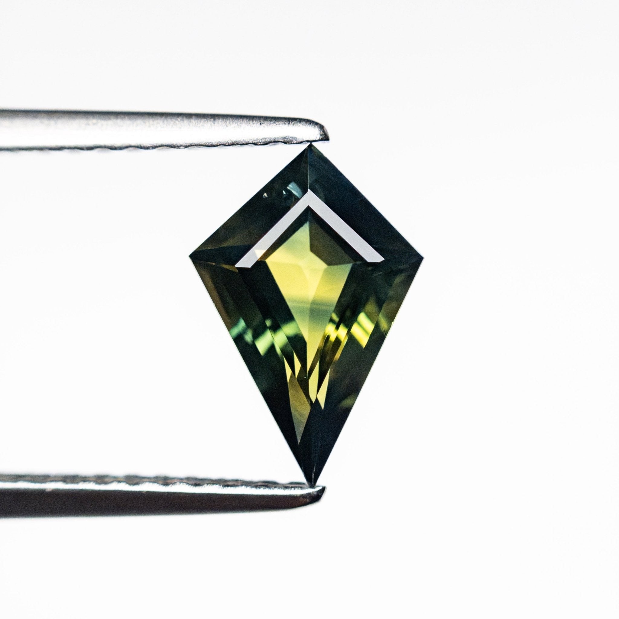 0.95ct 9.25x6.33x3.11mm Kite Step Cut Sapphire 25386 - 08 - MTD