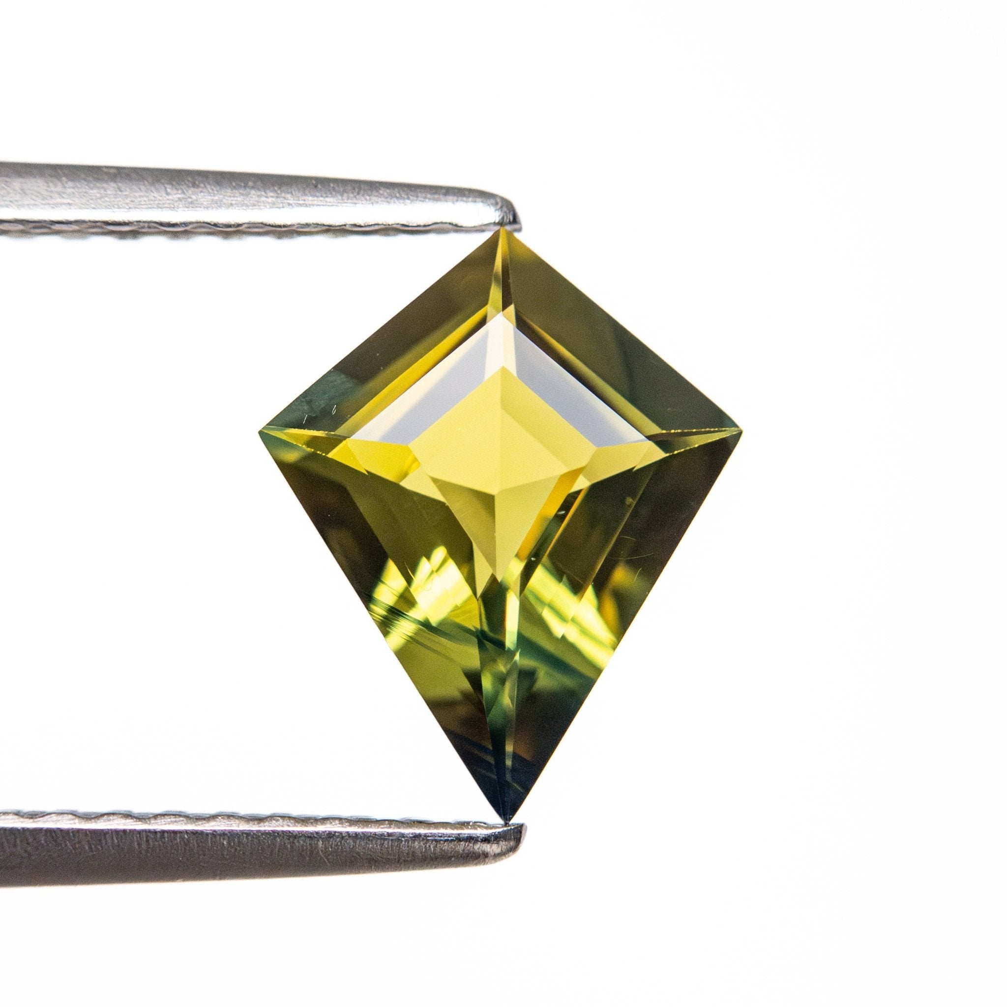 1.10ct 9.56x7.80x3.22mm Kite Step Cut Sapphire 25767 - 01 - MTD