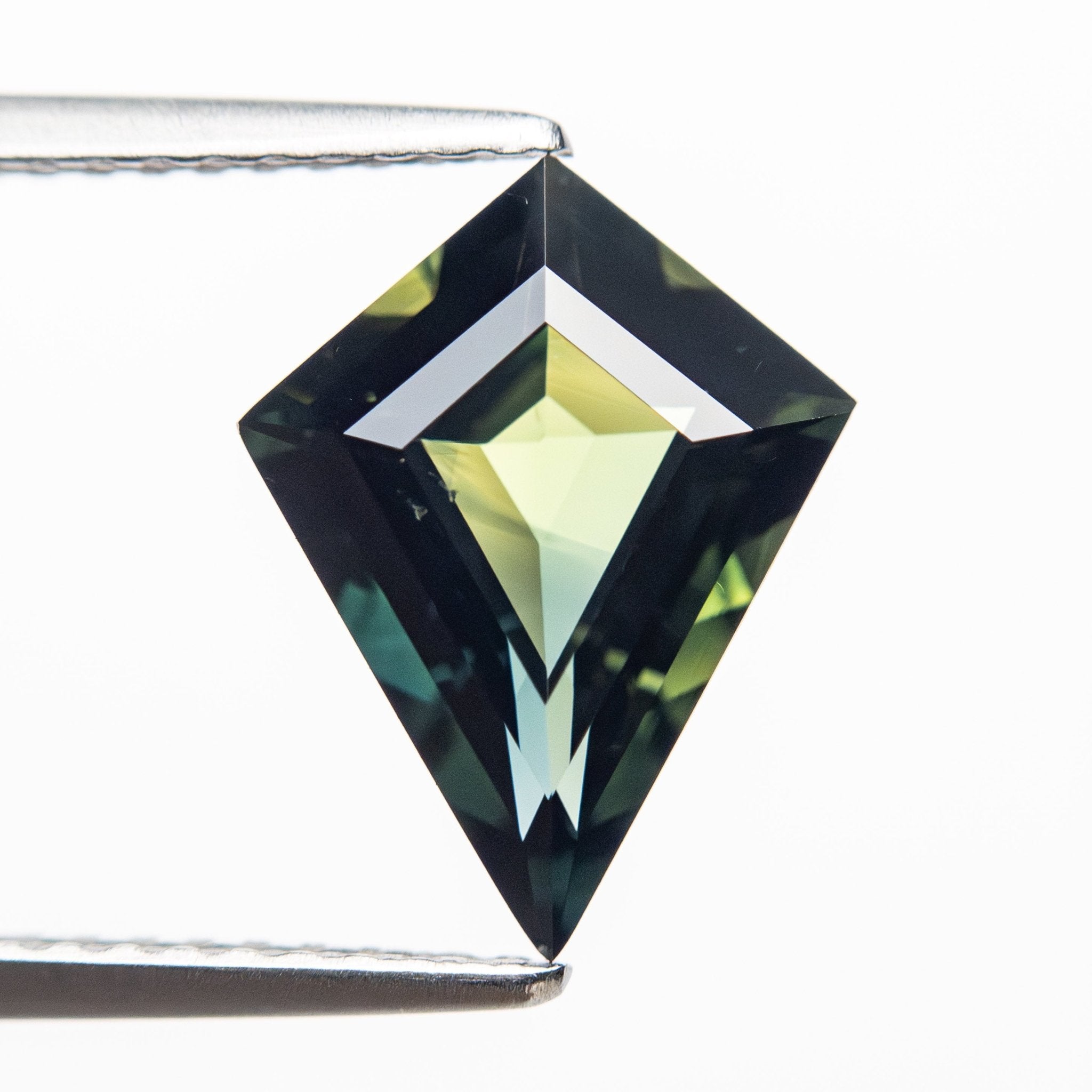 2.39ct 11.86x9.14x4.28mm Kite Step Cut Sapphire 25769 - 01 - MTD