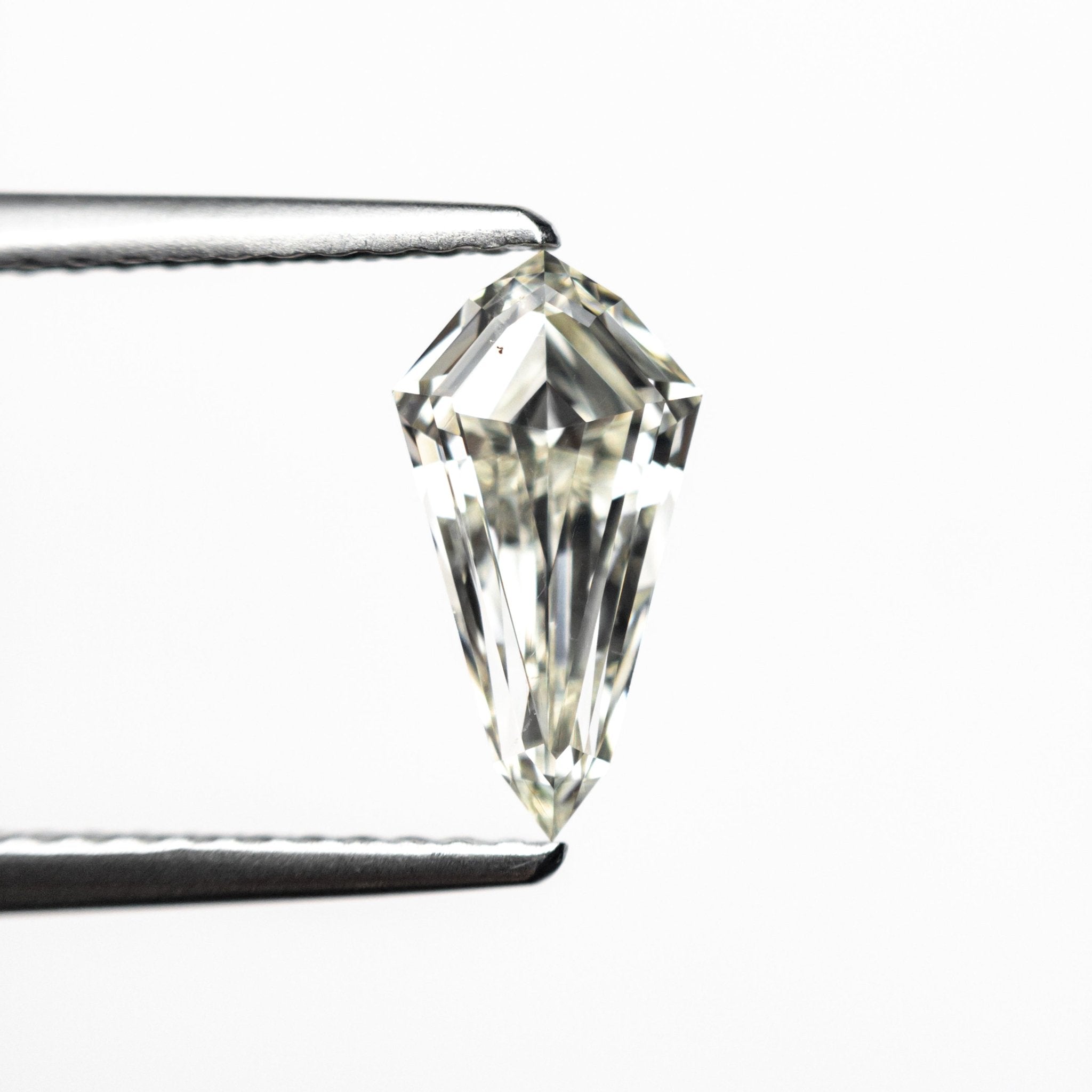 0.91ct 9.95x5.23x2.88mm SI1 K Shield Step Cut 25955 - 01 - MTD