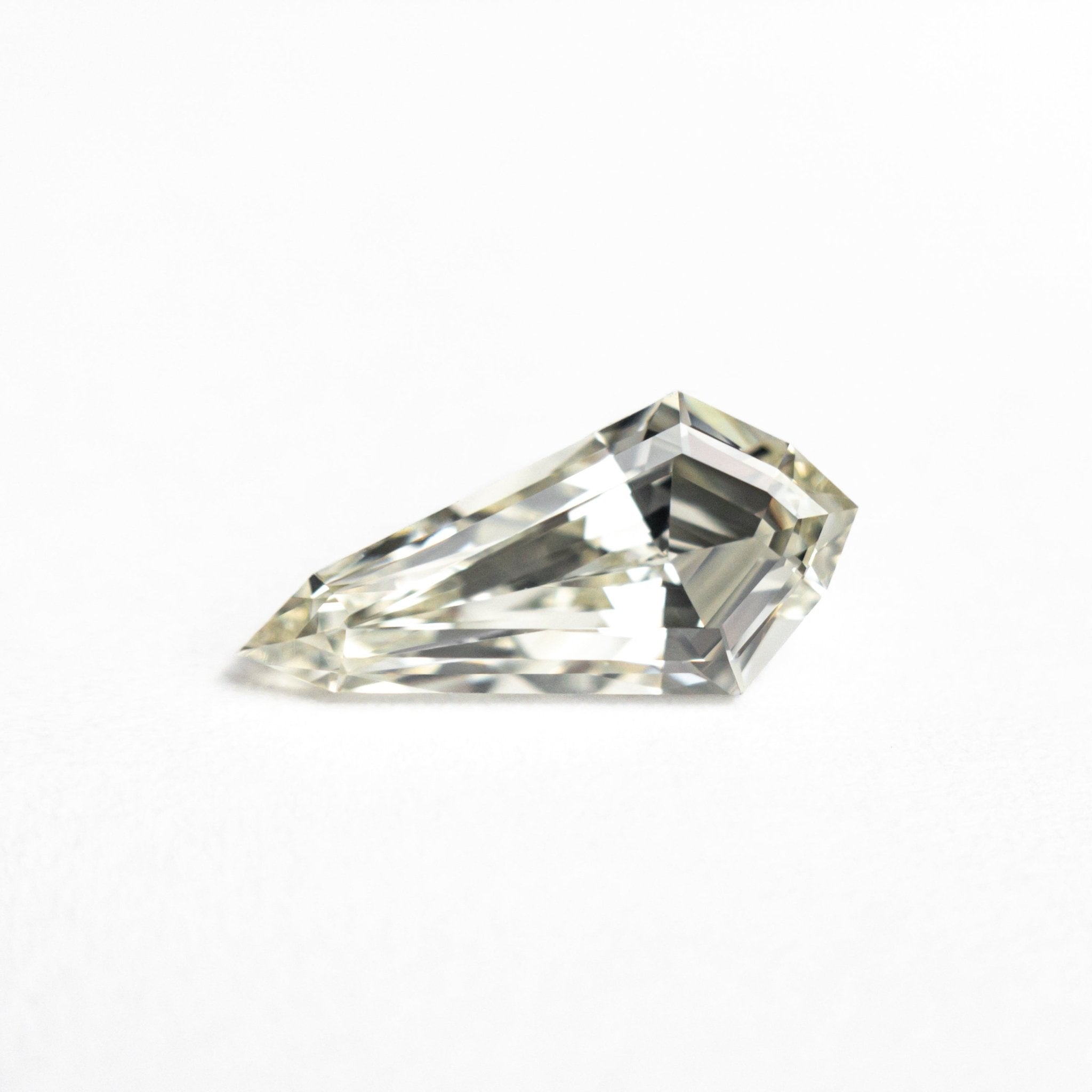 1.05ct 10.63x5.20x3.32mm VS1 M - N Shield Step Cut 25956 - 01 - MTD