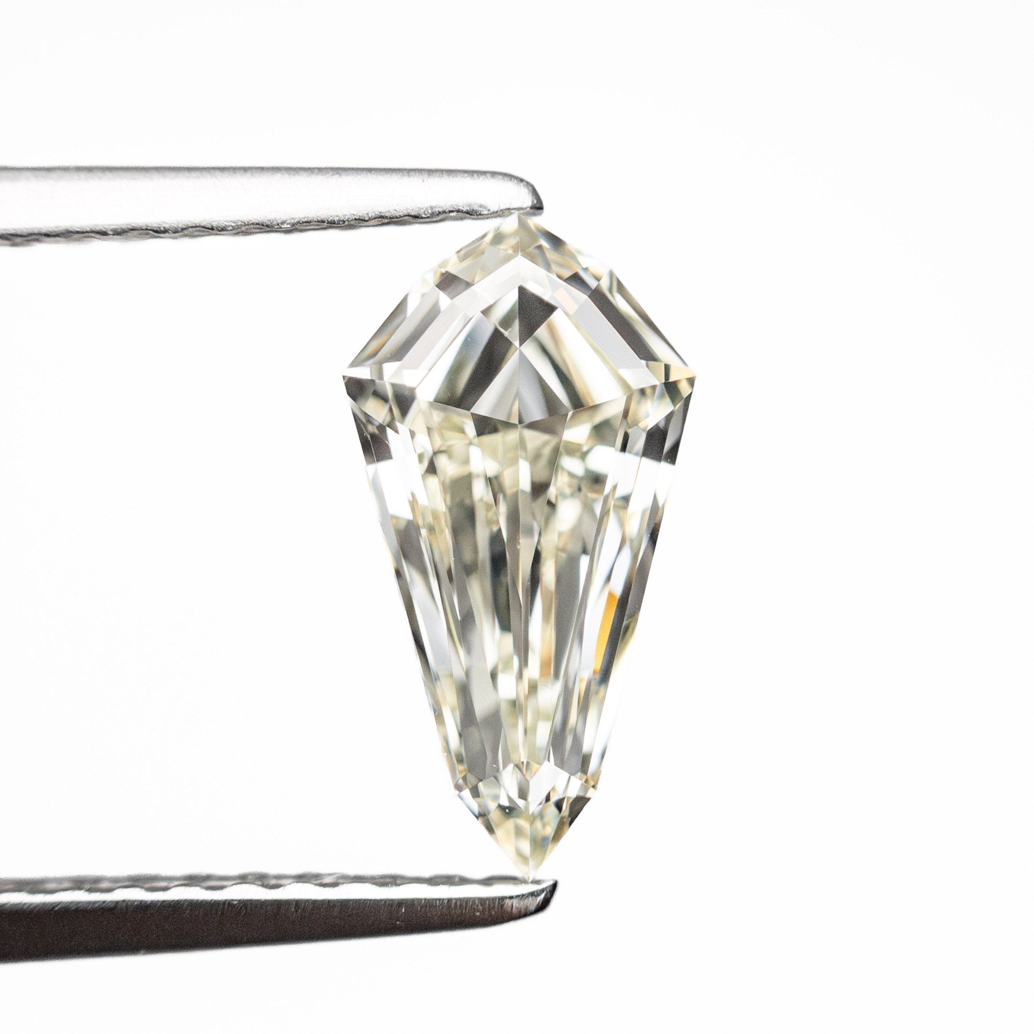 1.02ct 10.15x5.35x3.01mm VVS2 M - N Shield Step Cut 25957 - 01 - MTD