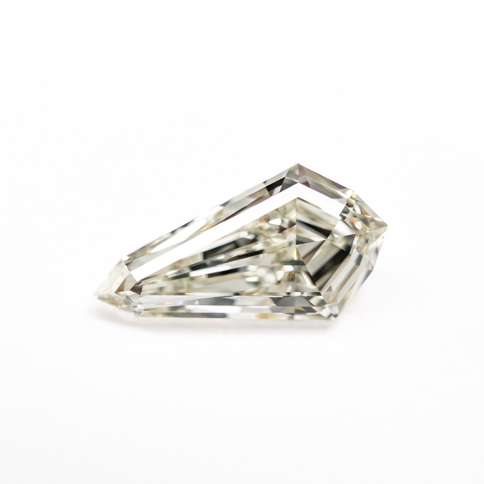 1.00ct 10.15x5.36x3.05mm VVS1 L Shield Step Cut 25957 - 02 - MTD