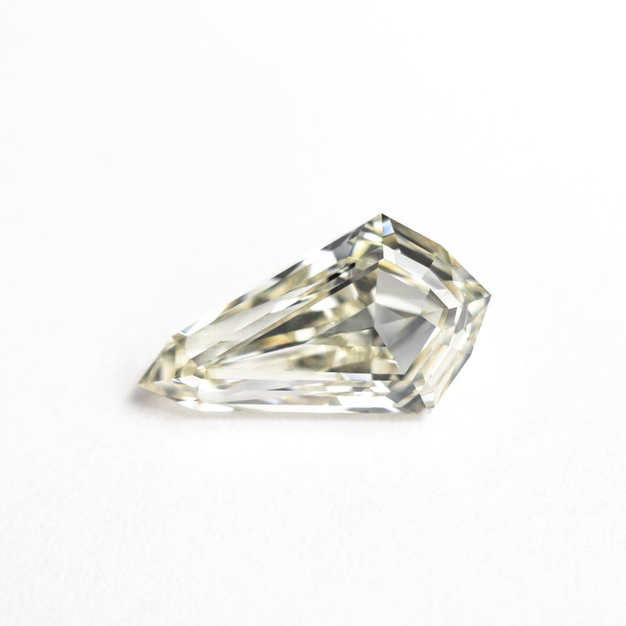 1.51ct 10.90x6.18x3.57mm VVS1 M - N Shield Step Cut 25958 - 02 - MTD