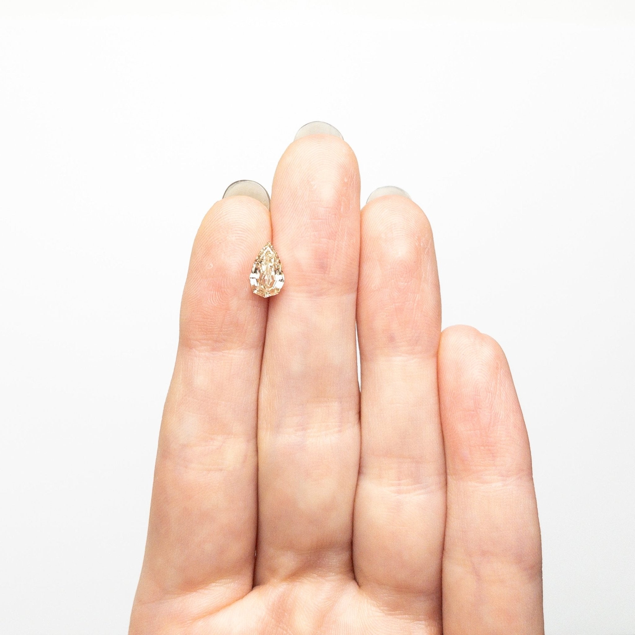 1.03ct 8.68x5.31x3.28mm VS2 U - V Geo Pear Step Cut 🇿🇦 26119 - 10 - MTD