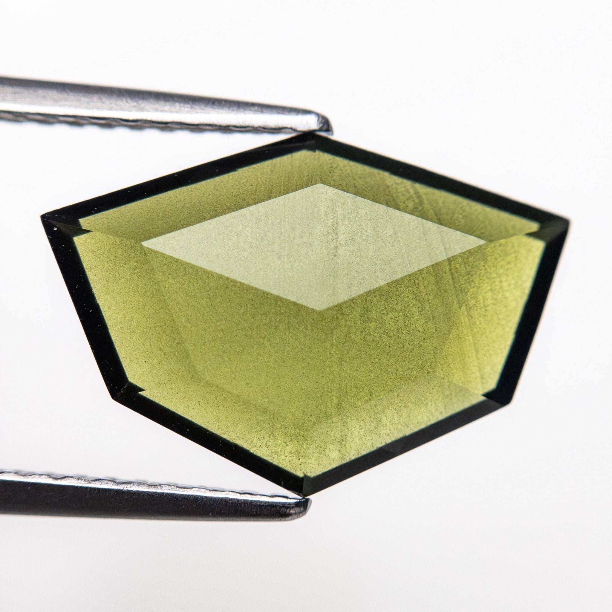 3.67ct 14.76x10.08x 2.70mm Shield Rosecut Sapphire 26327 - 07 - MTD