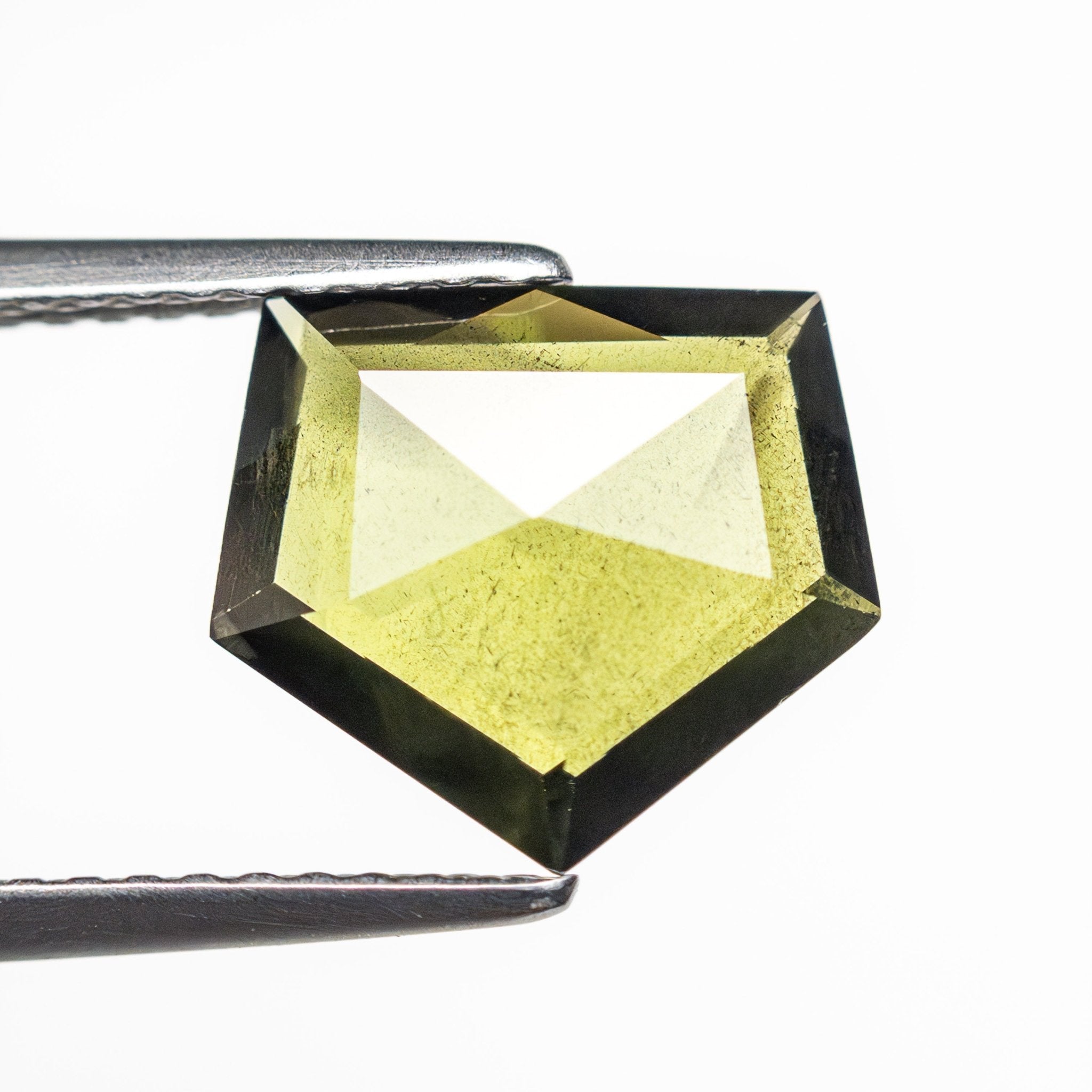 1.92ct 10.16x9.10x2.13mm Pentagon Rosecut Sapphire 26327 - 17 - MTD