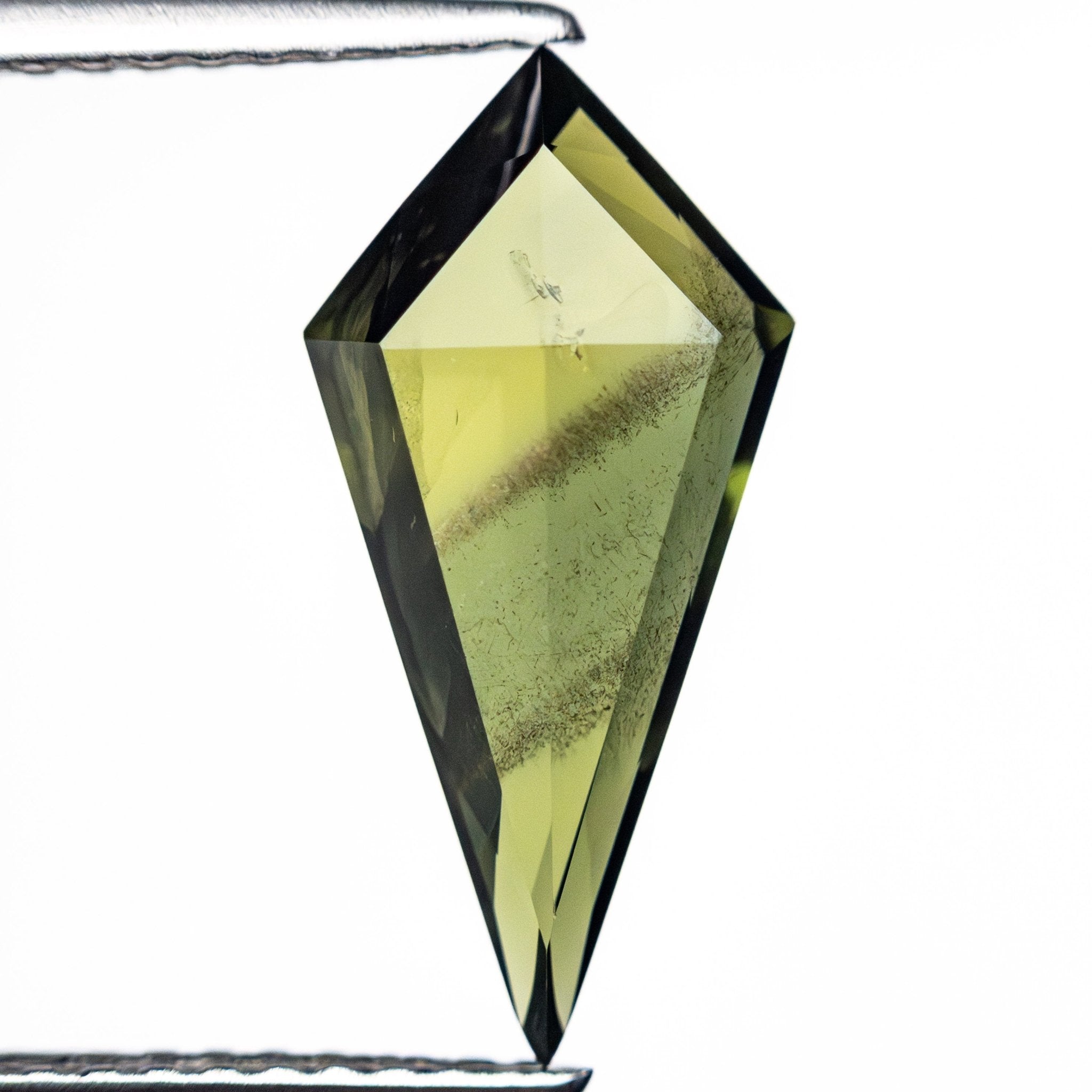 2.49ct 15.28x7.41x3.15mm Kite Rosecut Sapphire 26327 - 35 - MTD