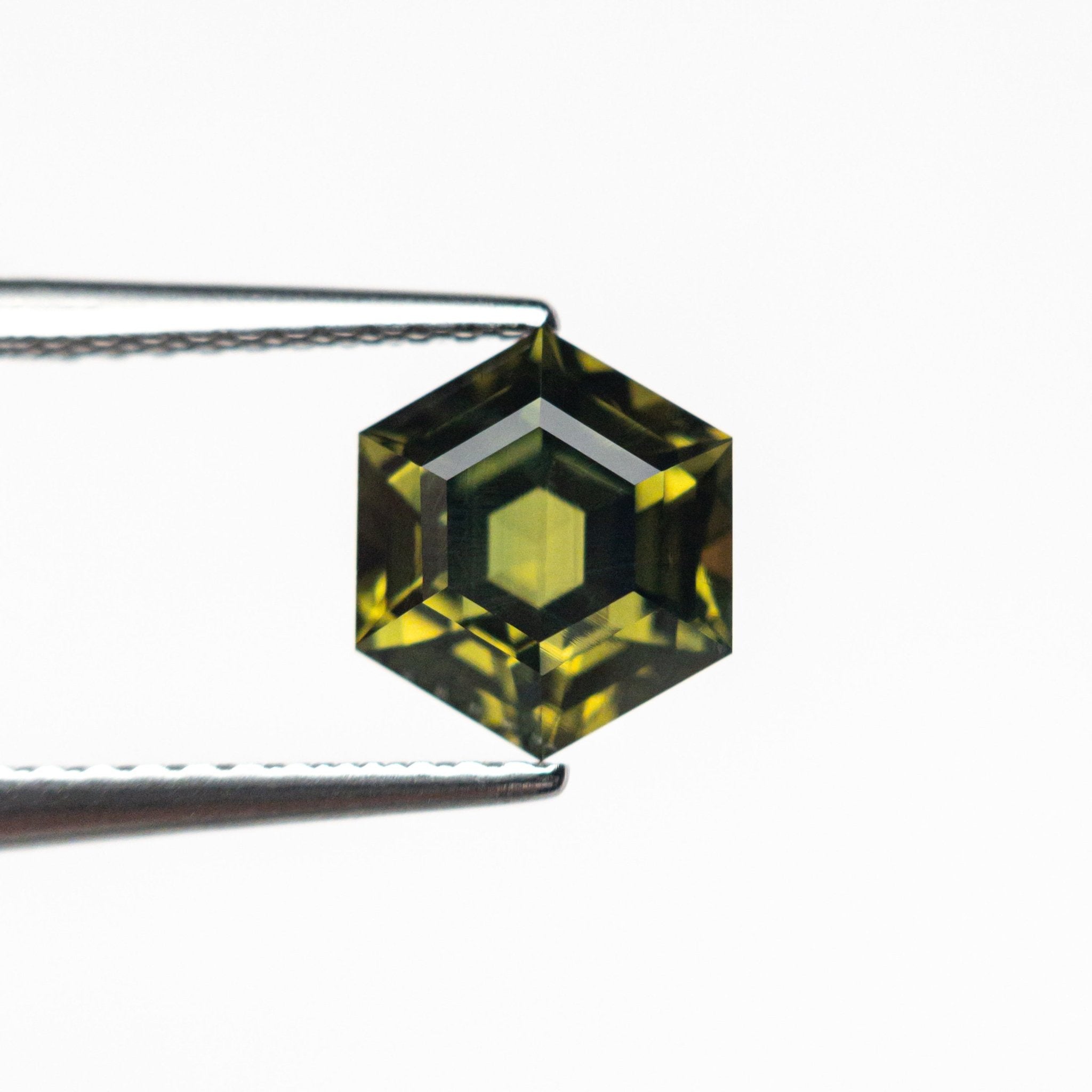 1.80ct 7.73x6.67x4.60mm Hexagon Step Cut Sapphire 26334 - 01 - MTD