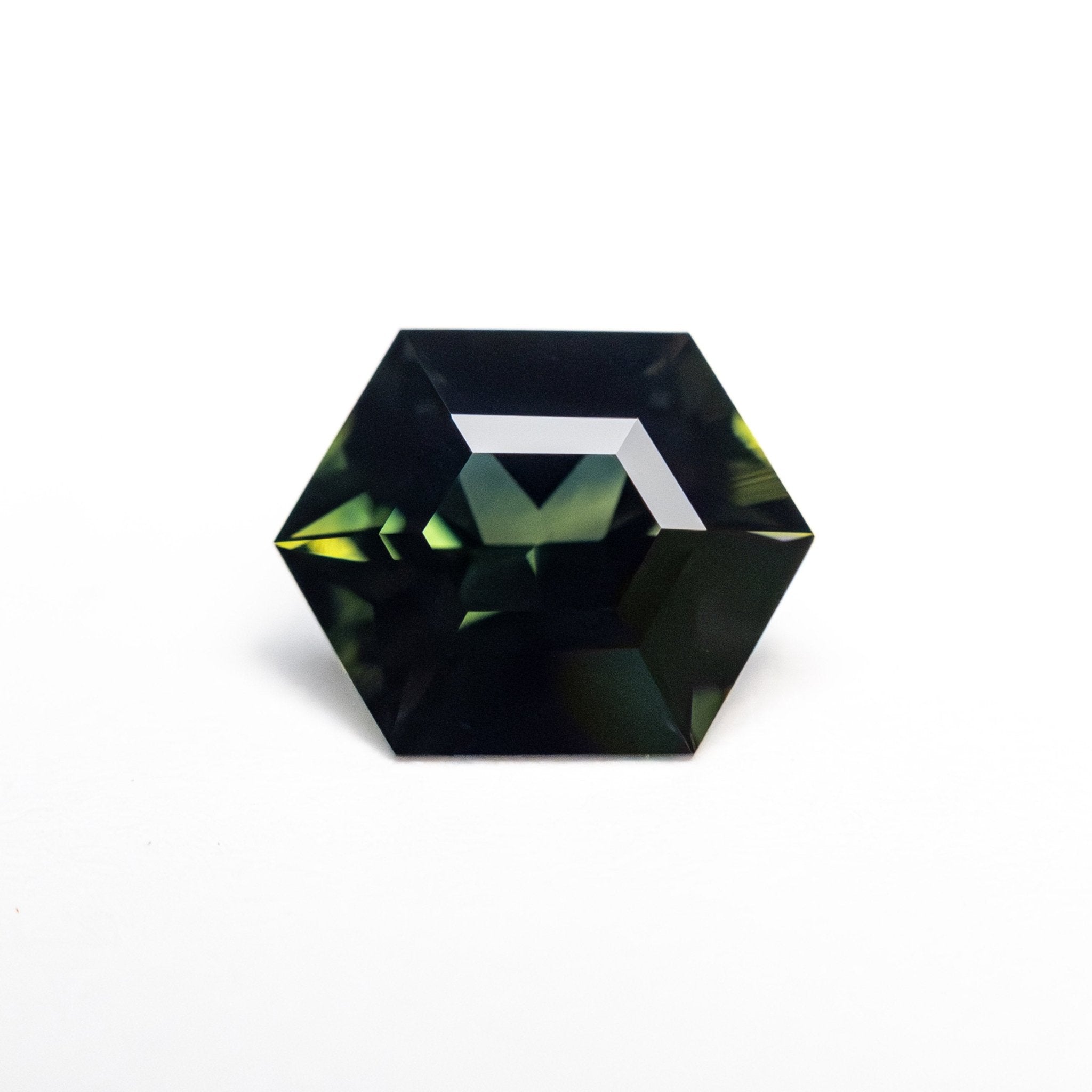1.51ct 8.20x6.58x3.95mm Hexagon Step Cut Sapphire 26344 - 02 - MTD