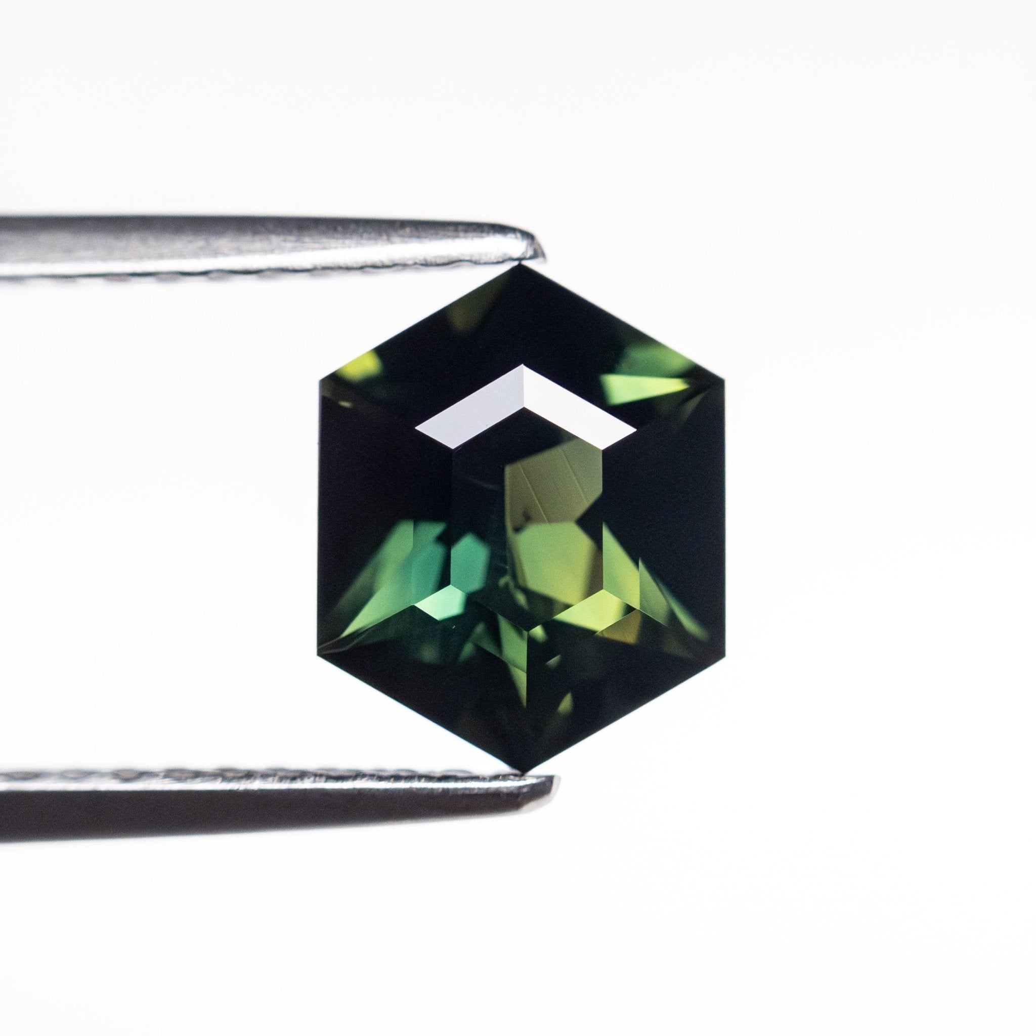 1.51ct 8.20x6.58x3.95mm Hexagon Step Cut Sapphire 26344 - 02 - MTD